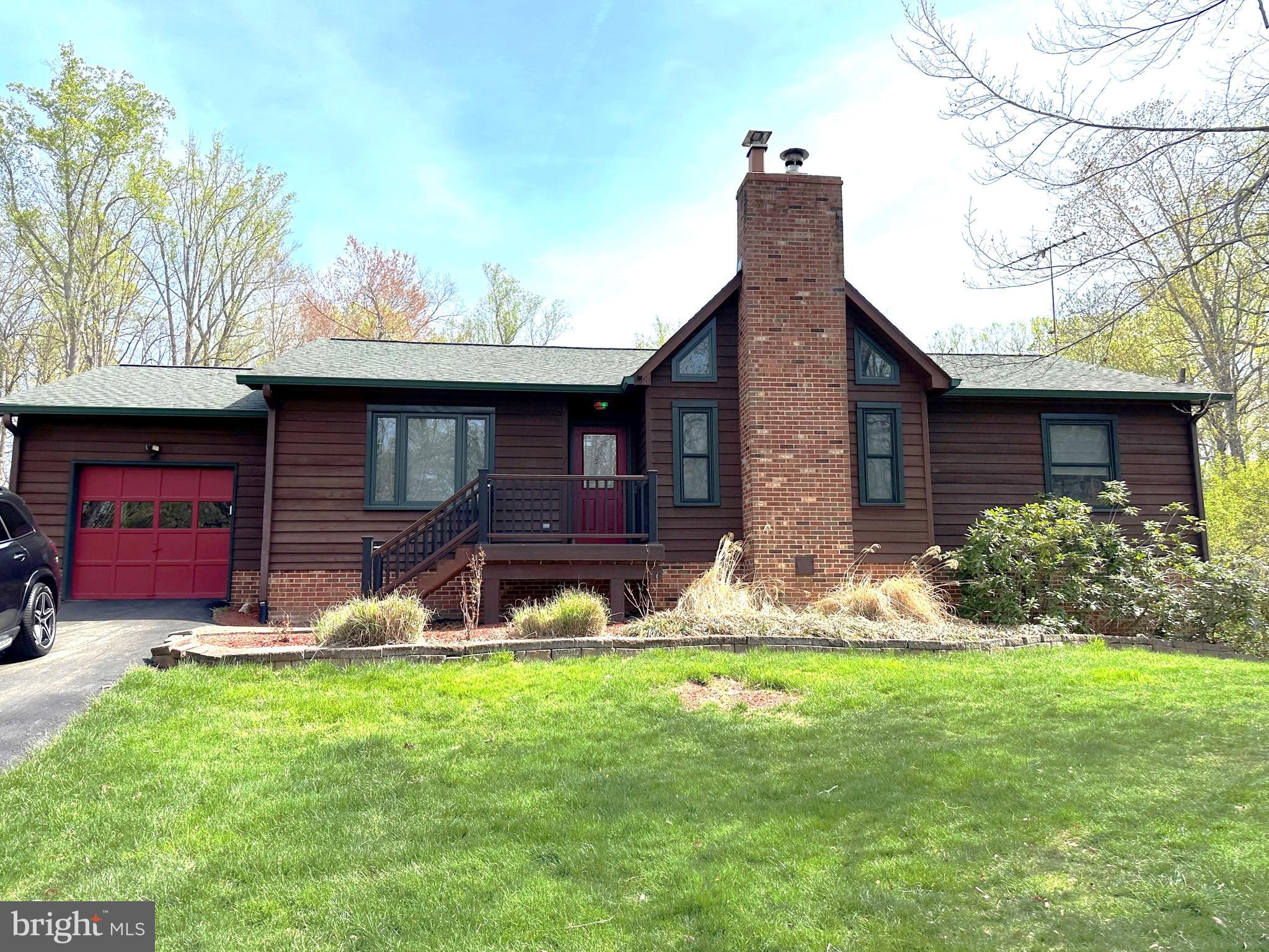 2 HOLLY COURT