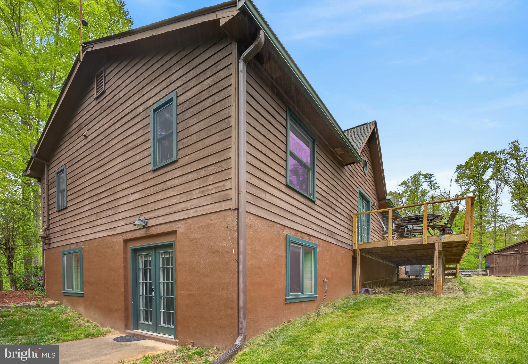 2 HOLLY COURT