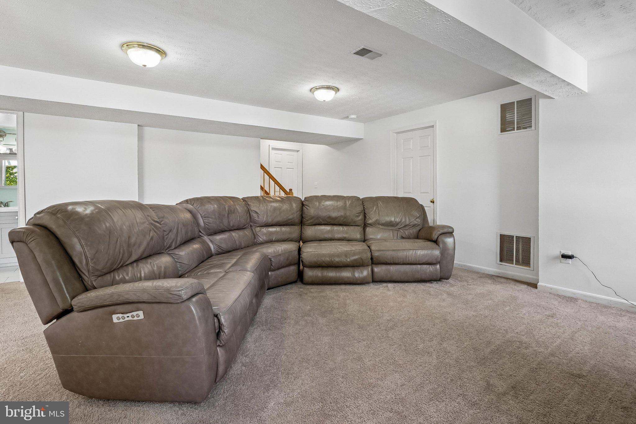 9 REMINGTON COURT