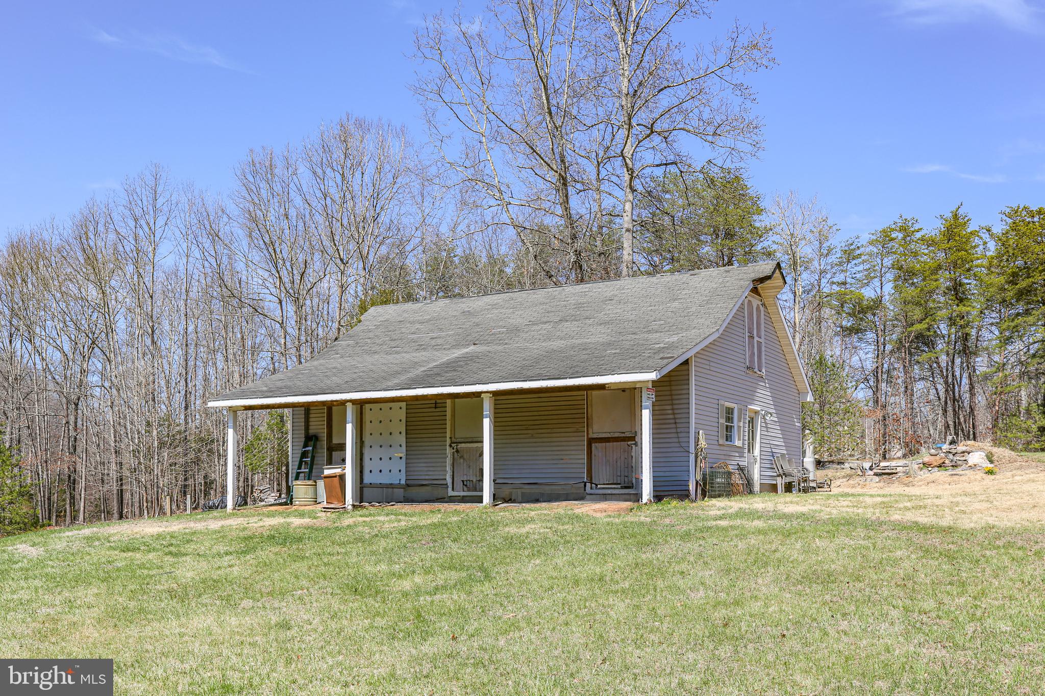195 KING HENRY CT.