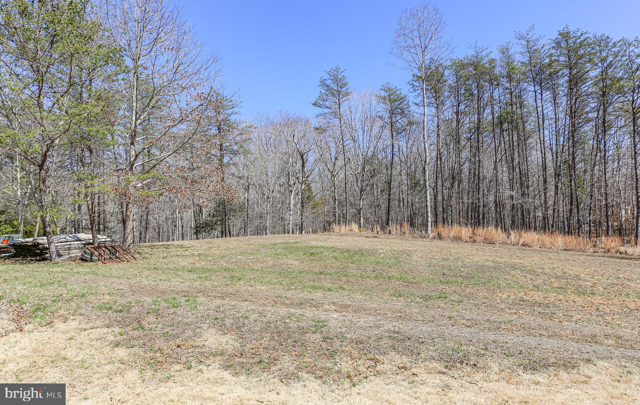195 KING HENRY CT.