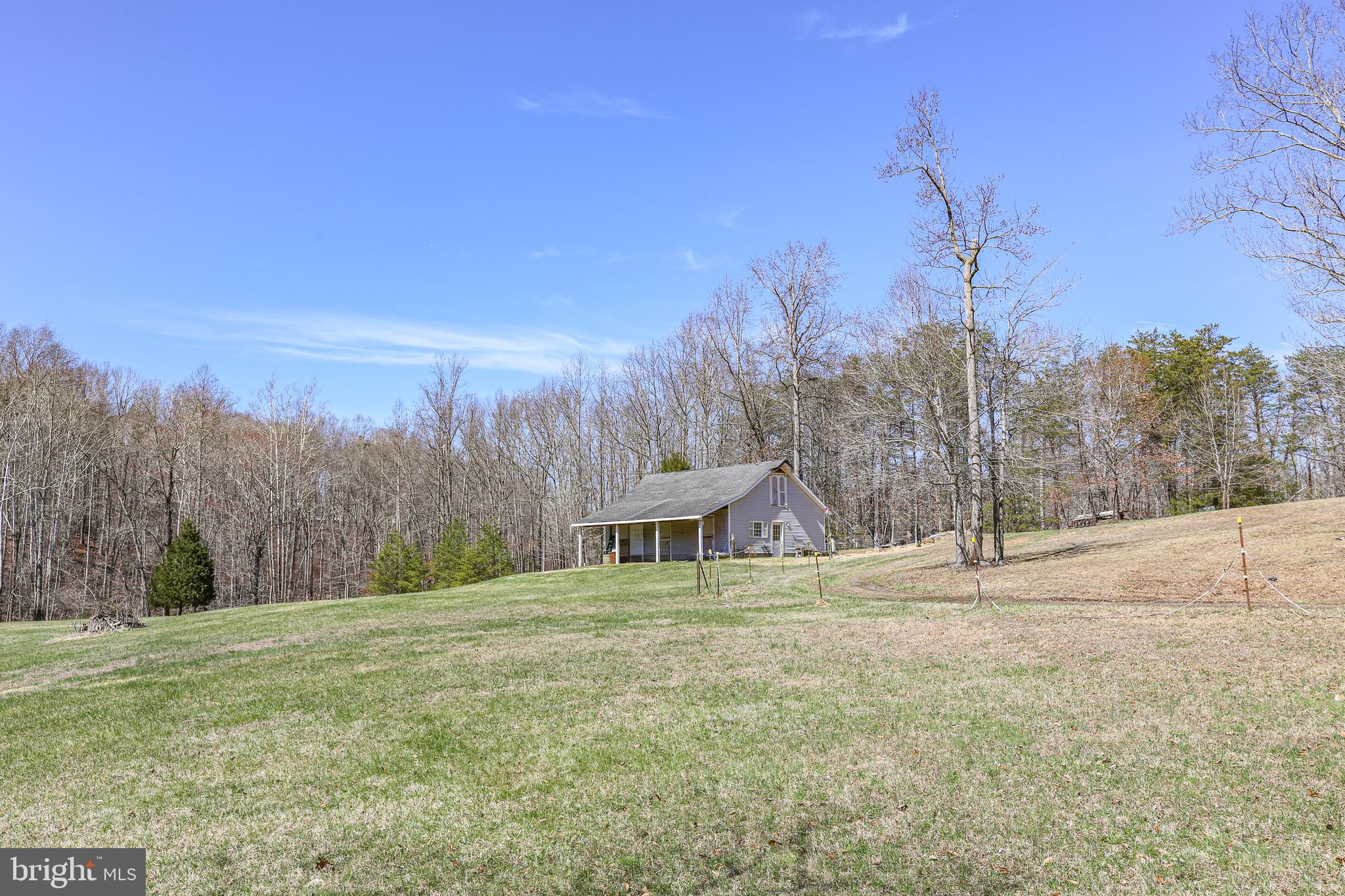 195 KING HENRY CT.