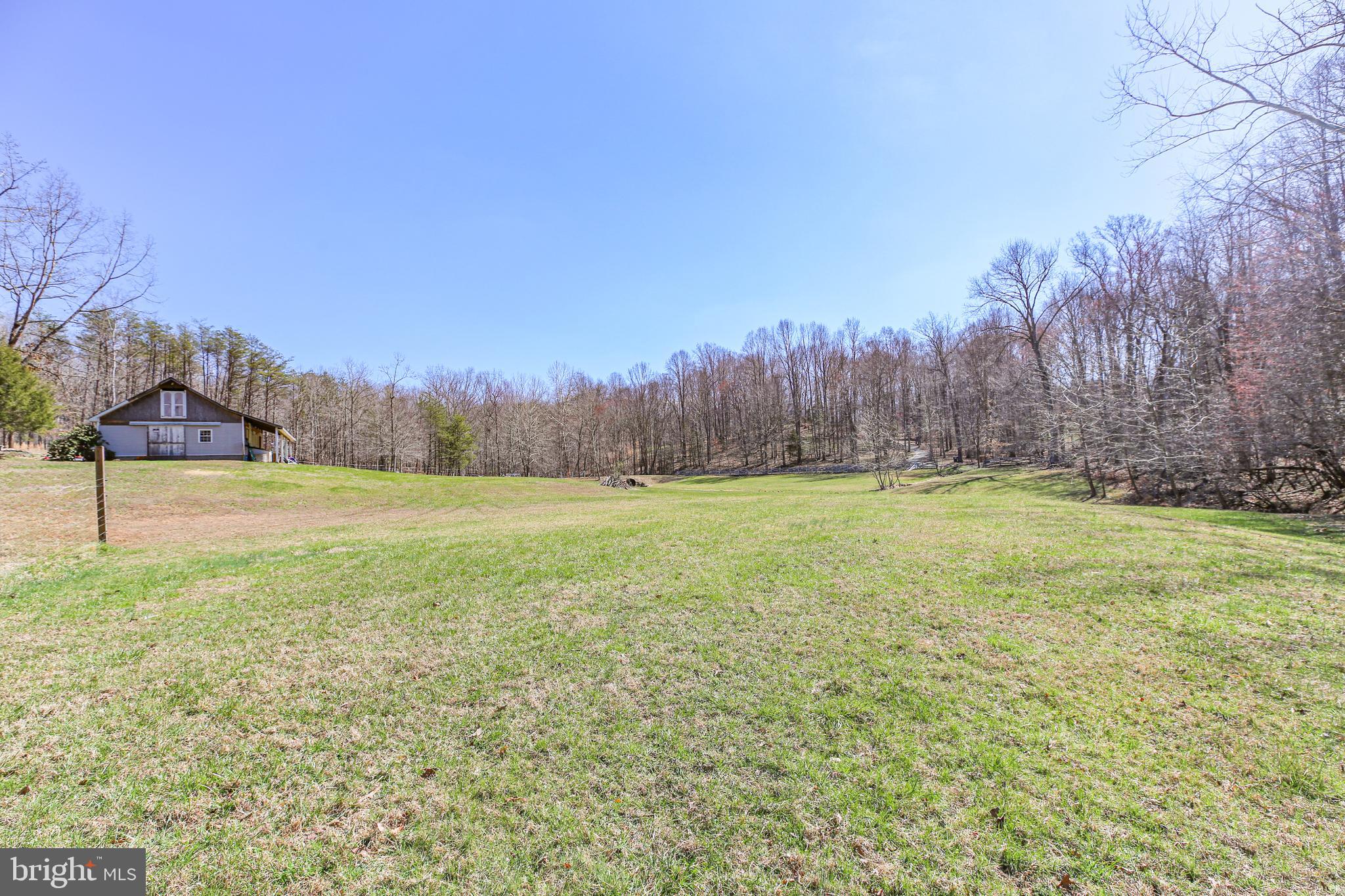 195 KING HENRY CT.