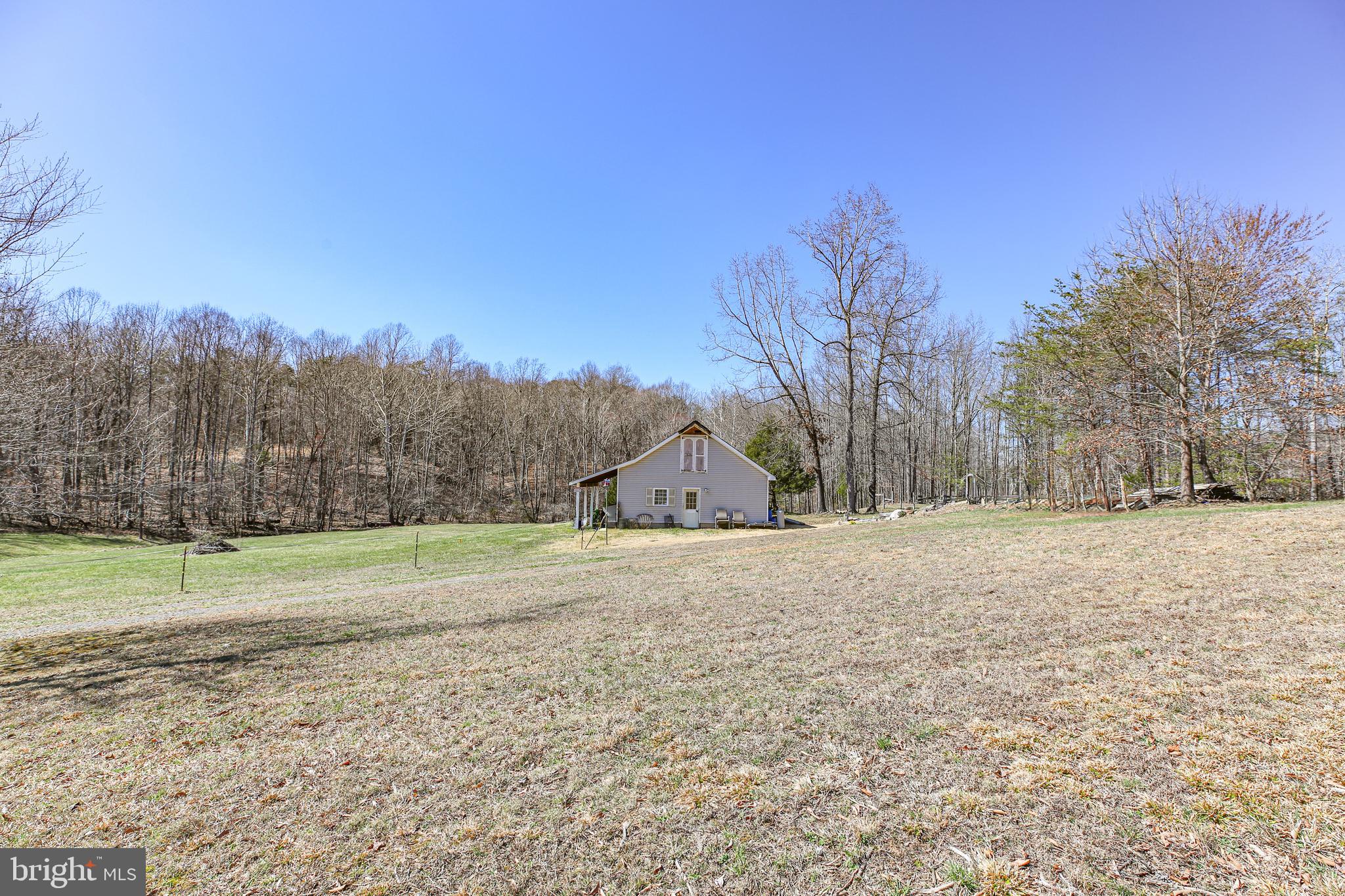 195 KING HENRY CT.