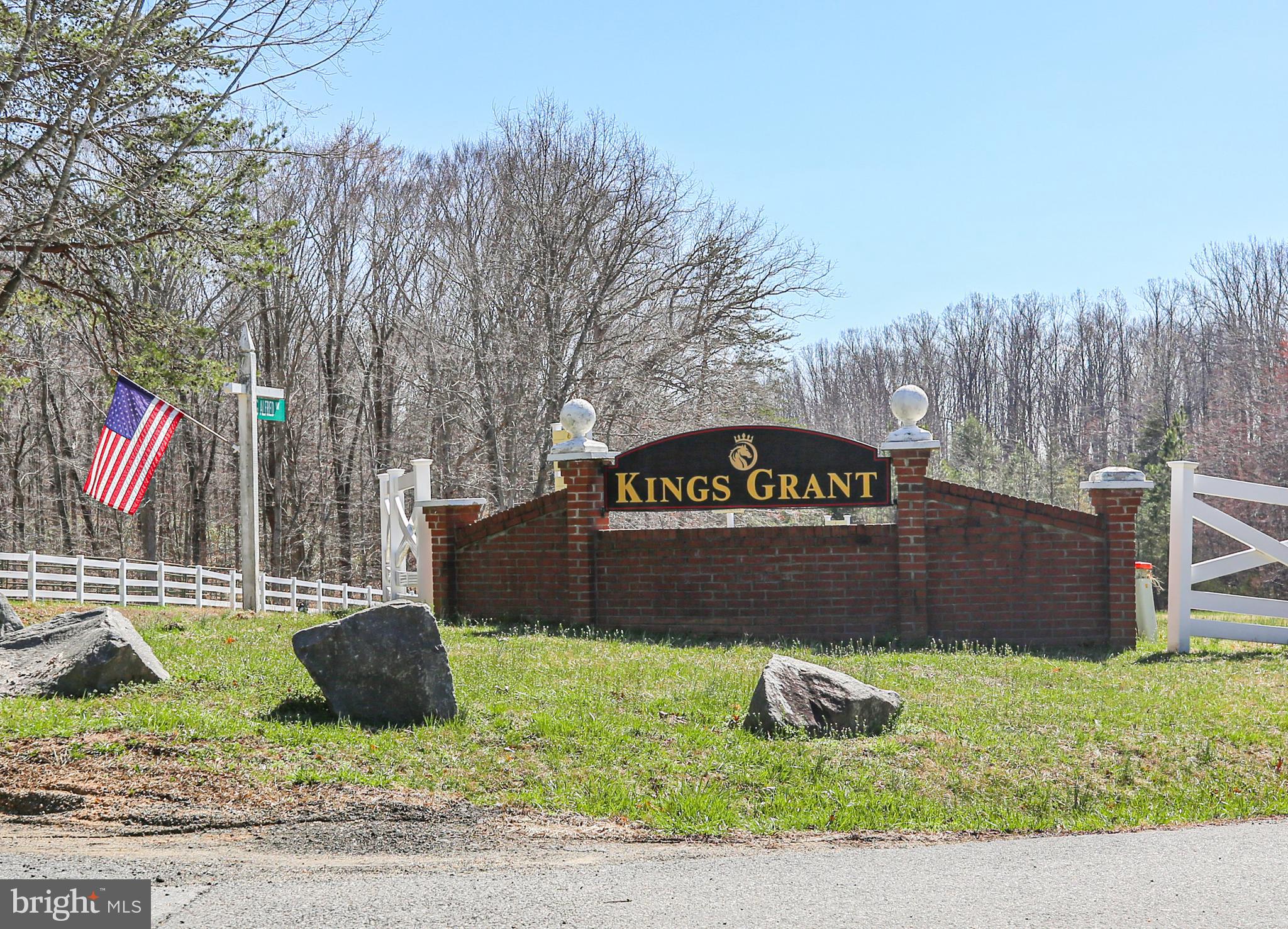 195 KING HENRY CT.