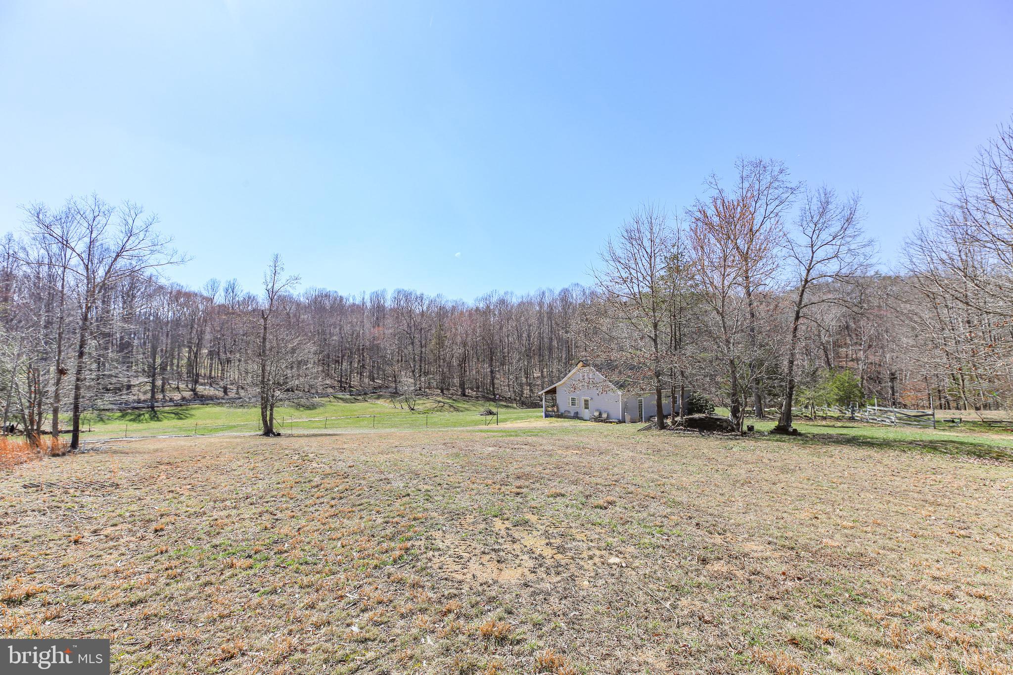 195 KING HENRY CT.
