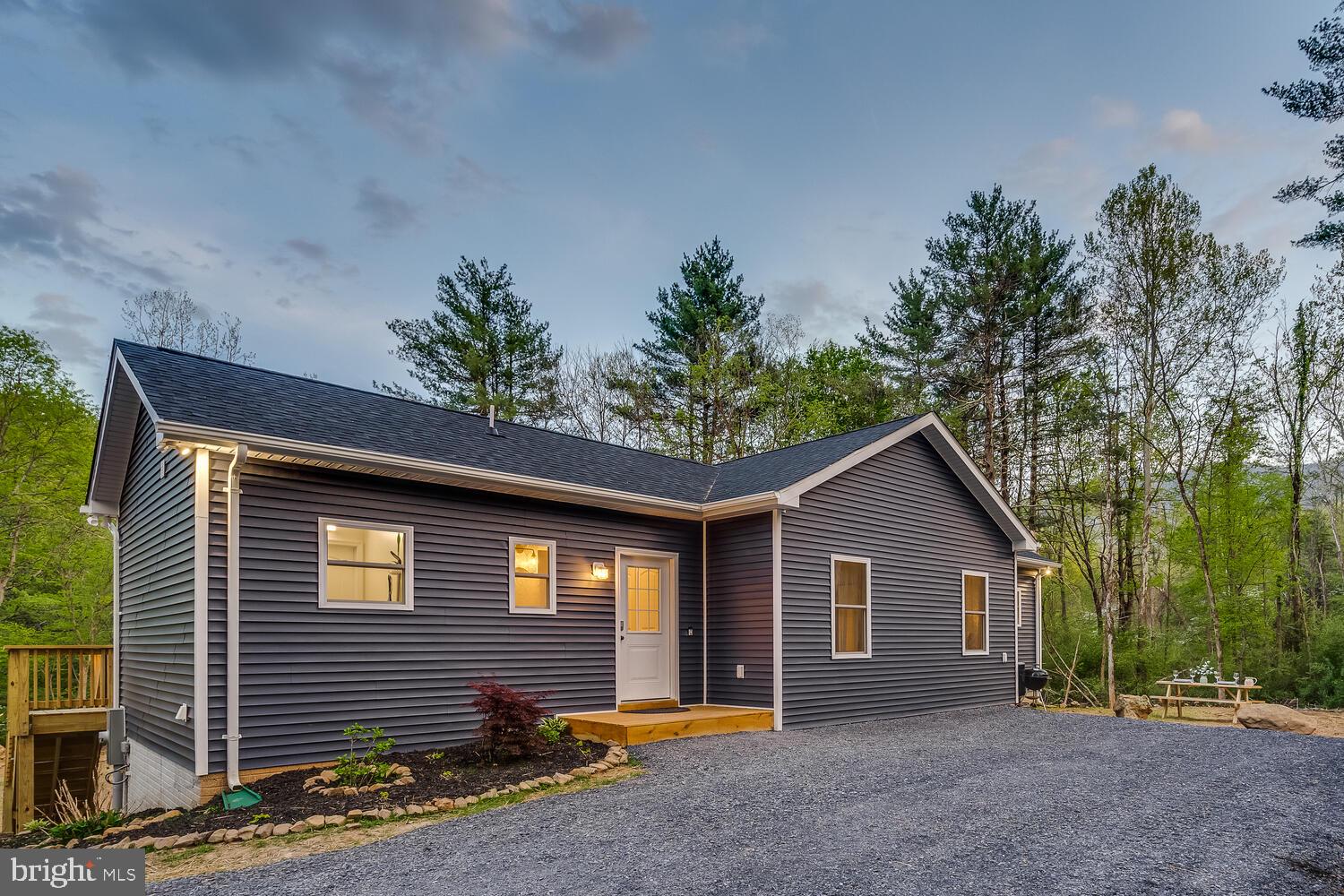 1850 GOONEY MANOR LOOP