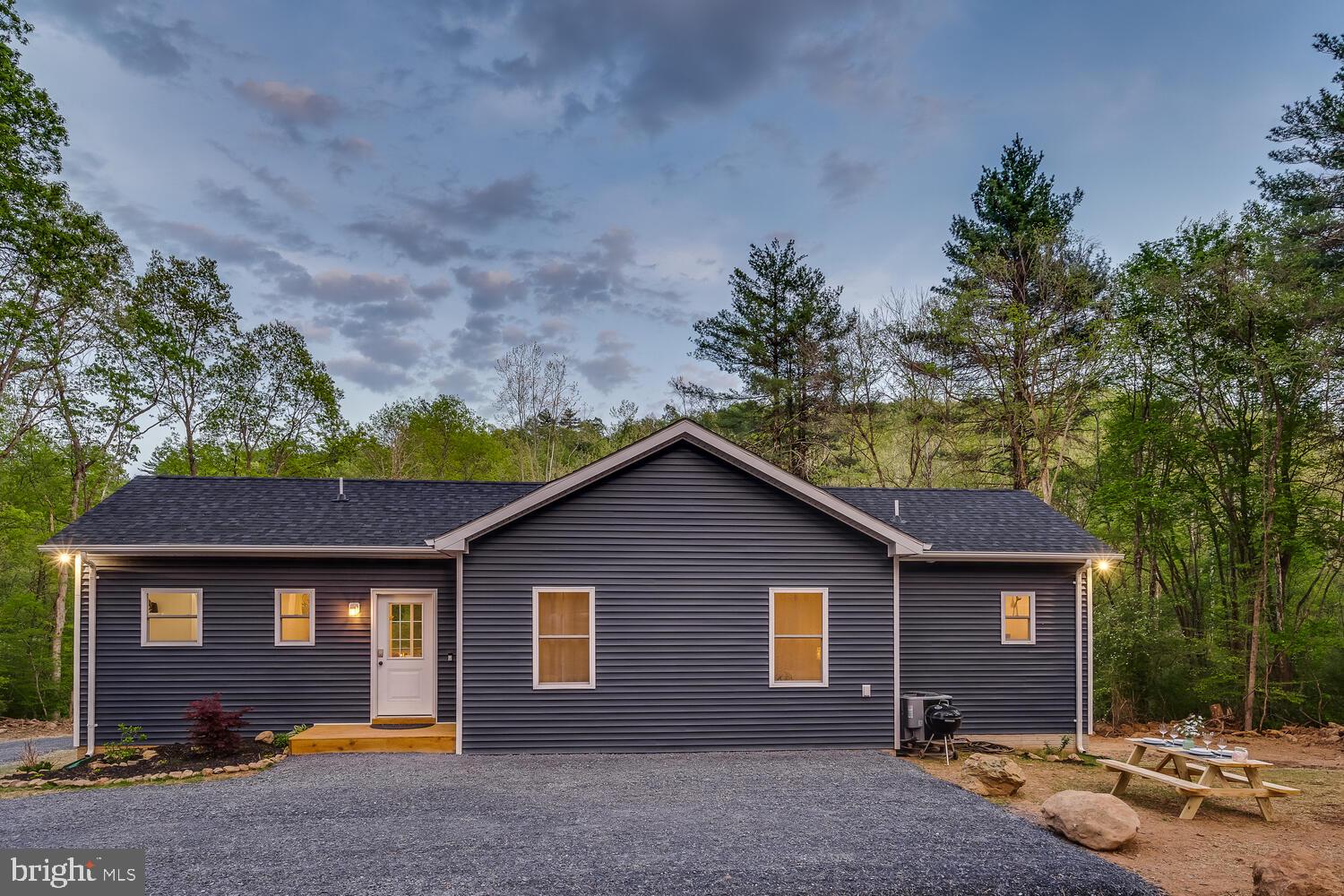 1850 GOONEY MANOR LOOP