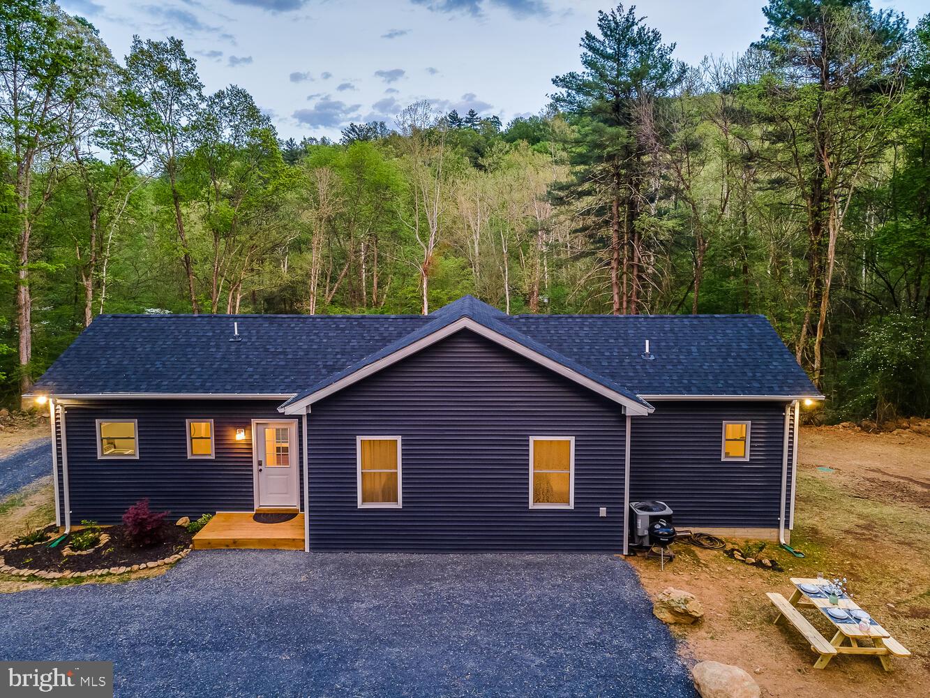 1850 GOONEY MANOR LOOP
