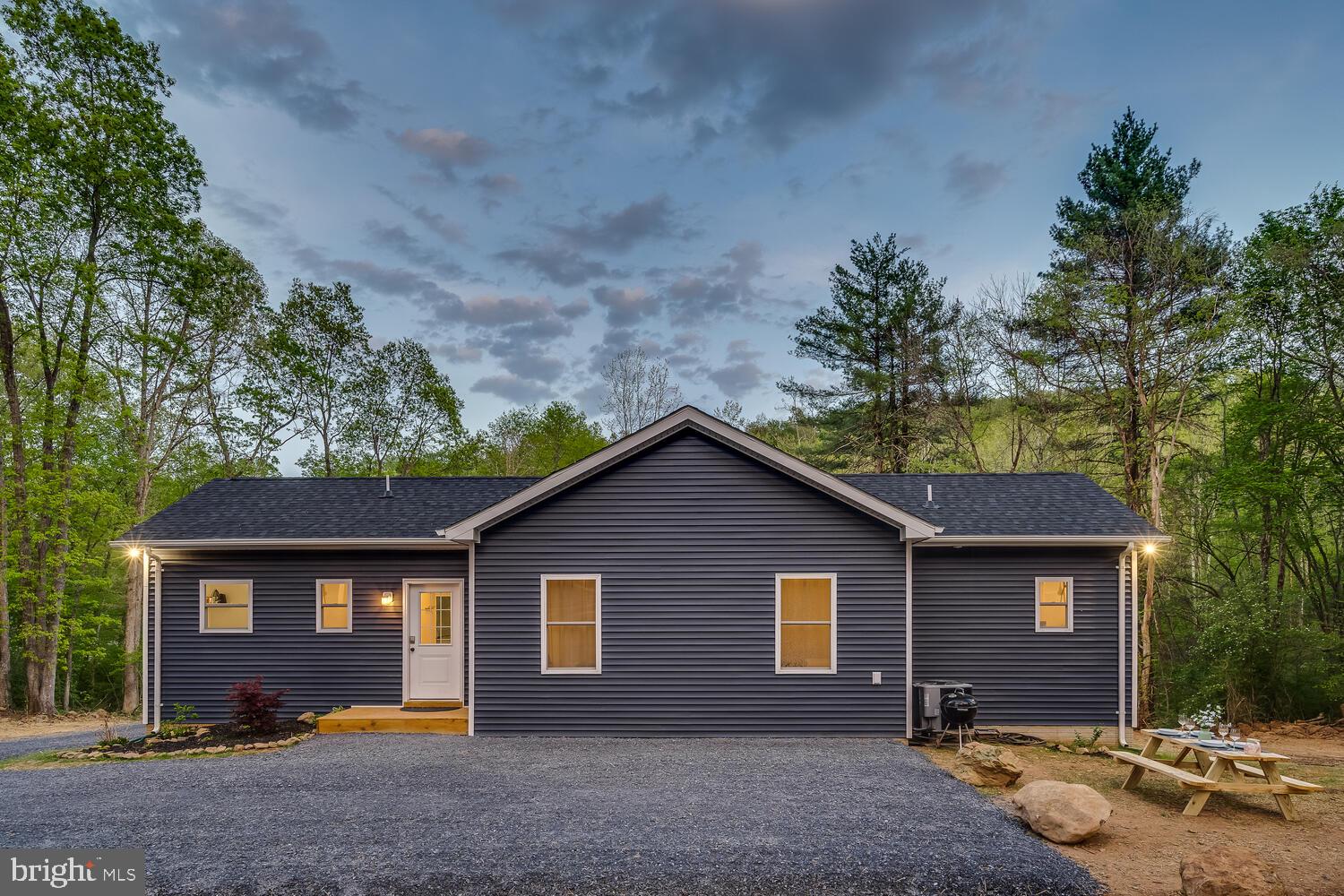 1850 GOONEY MANOR LOOP