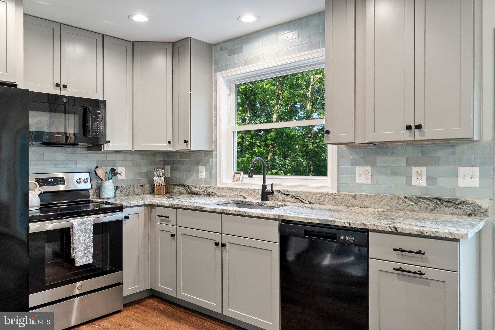 1820 GOONEY MANOR LOOP
