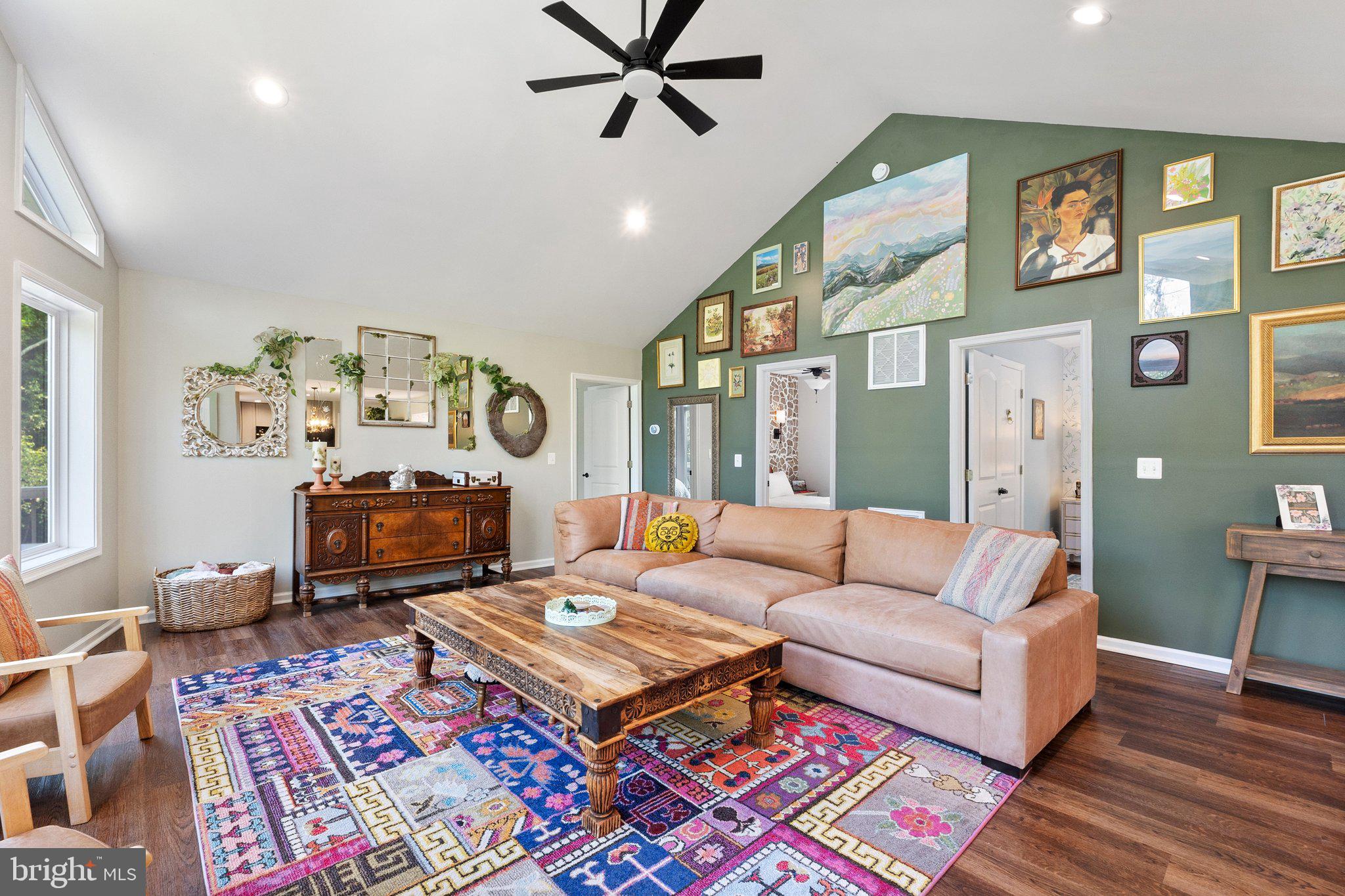 1820 GOONEY MANOR LOOP