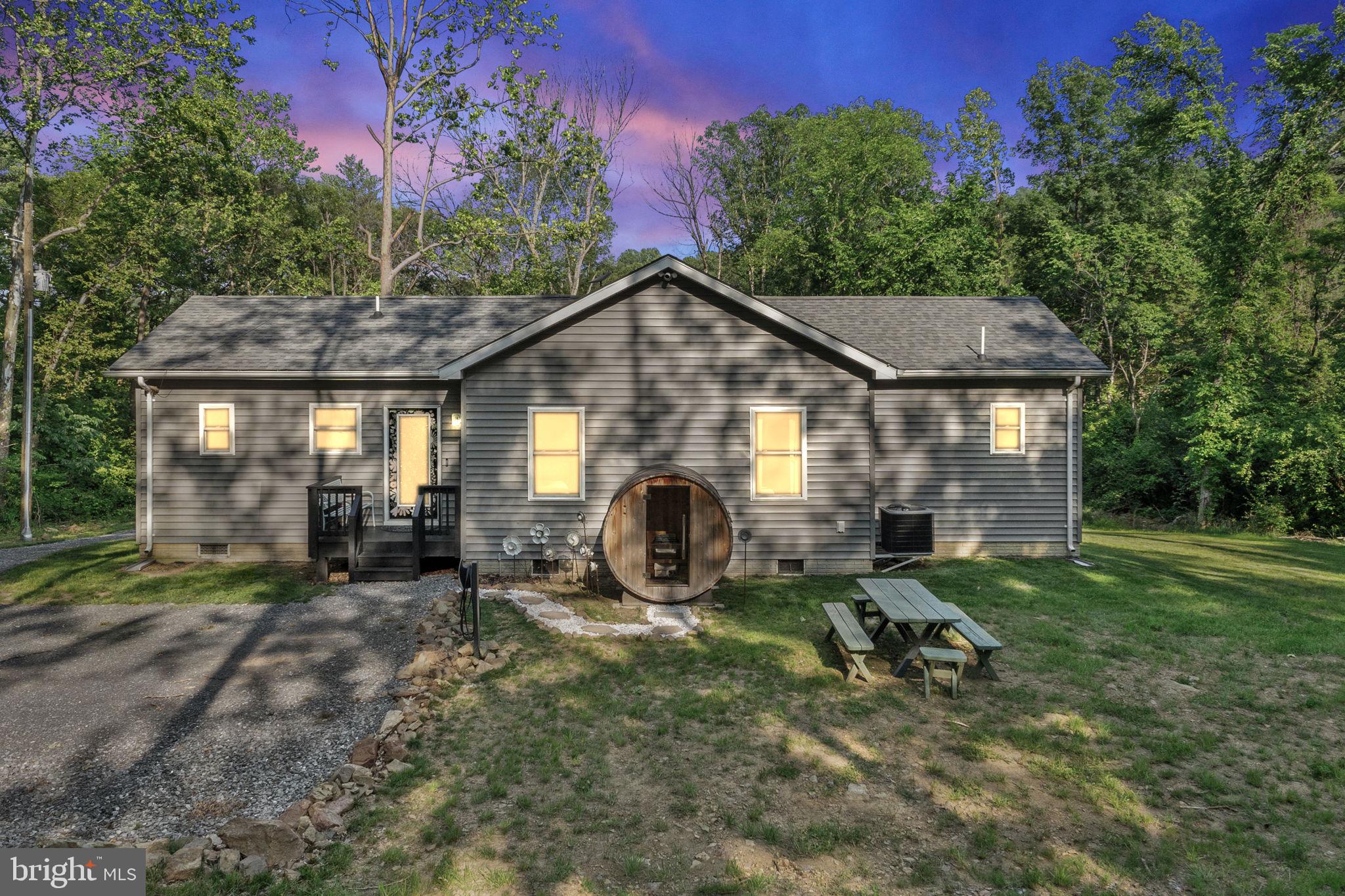 1820 GOONEY MANOR LOOP