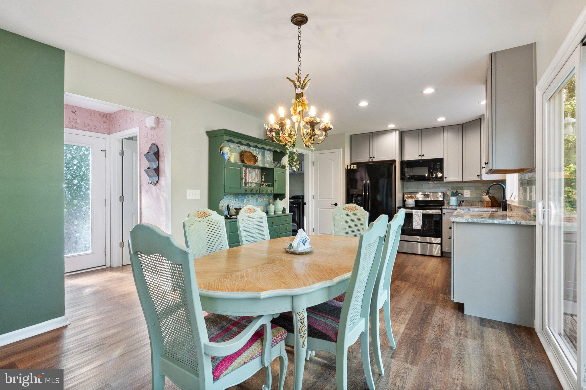 1820 GOONEY MANOR LOOP