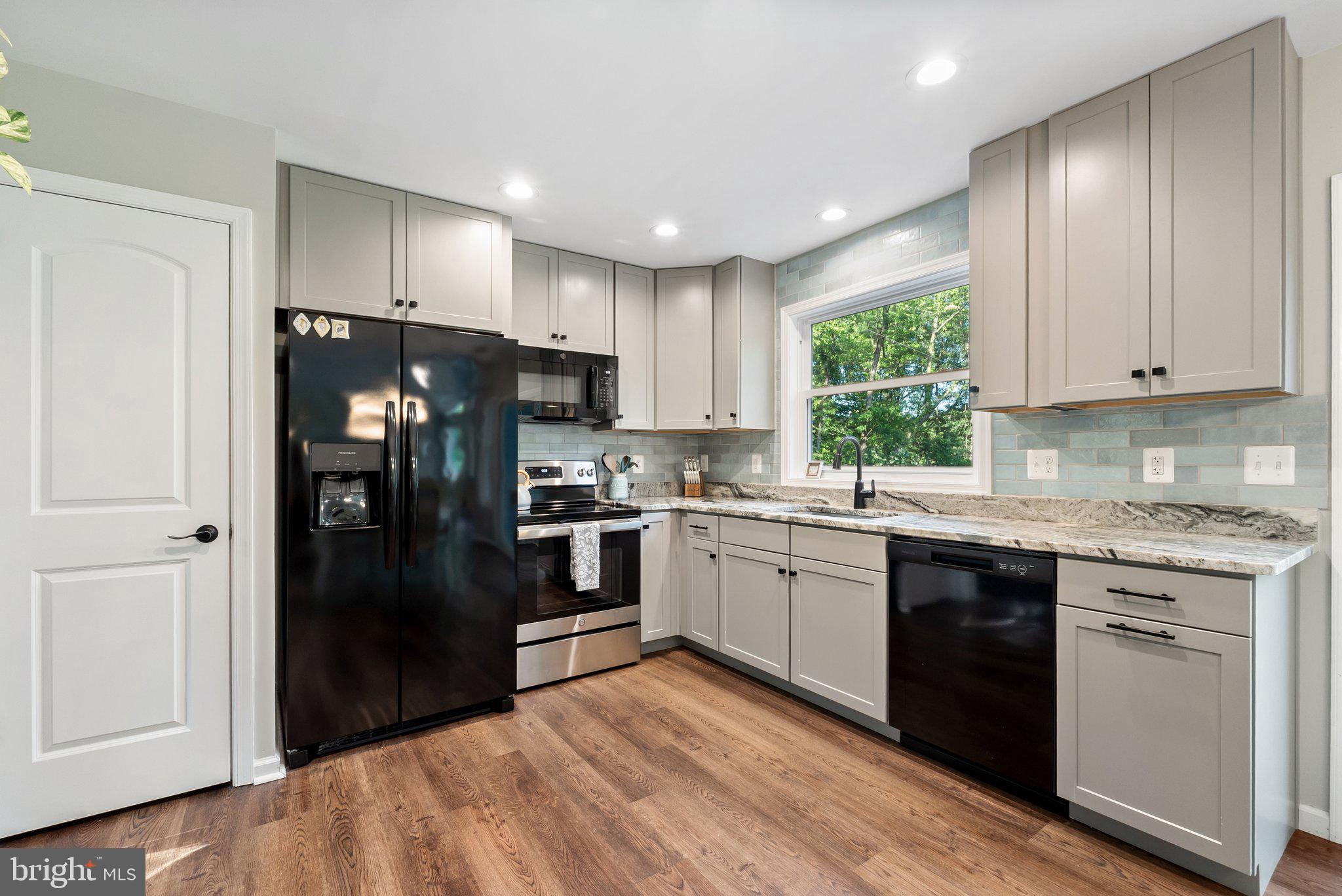 1820 GOONEY MANOR LOOP