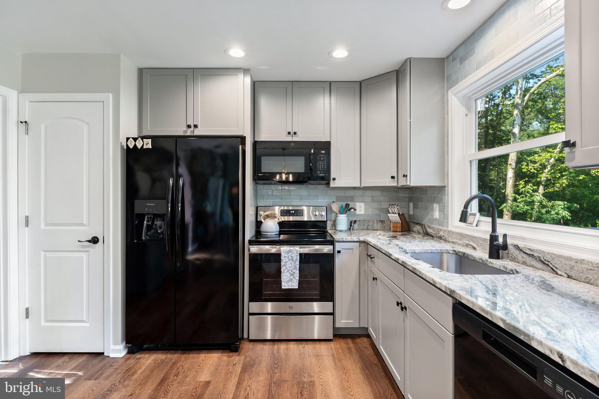 1820 GOONEY MANOR LOOP