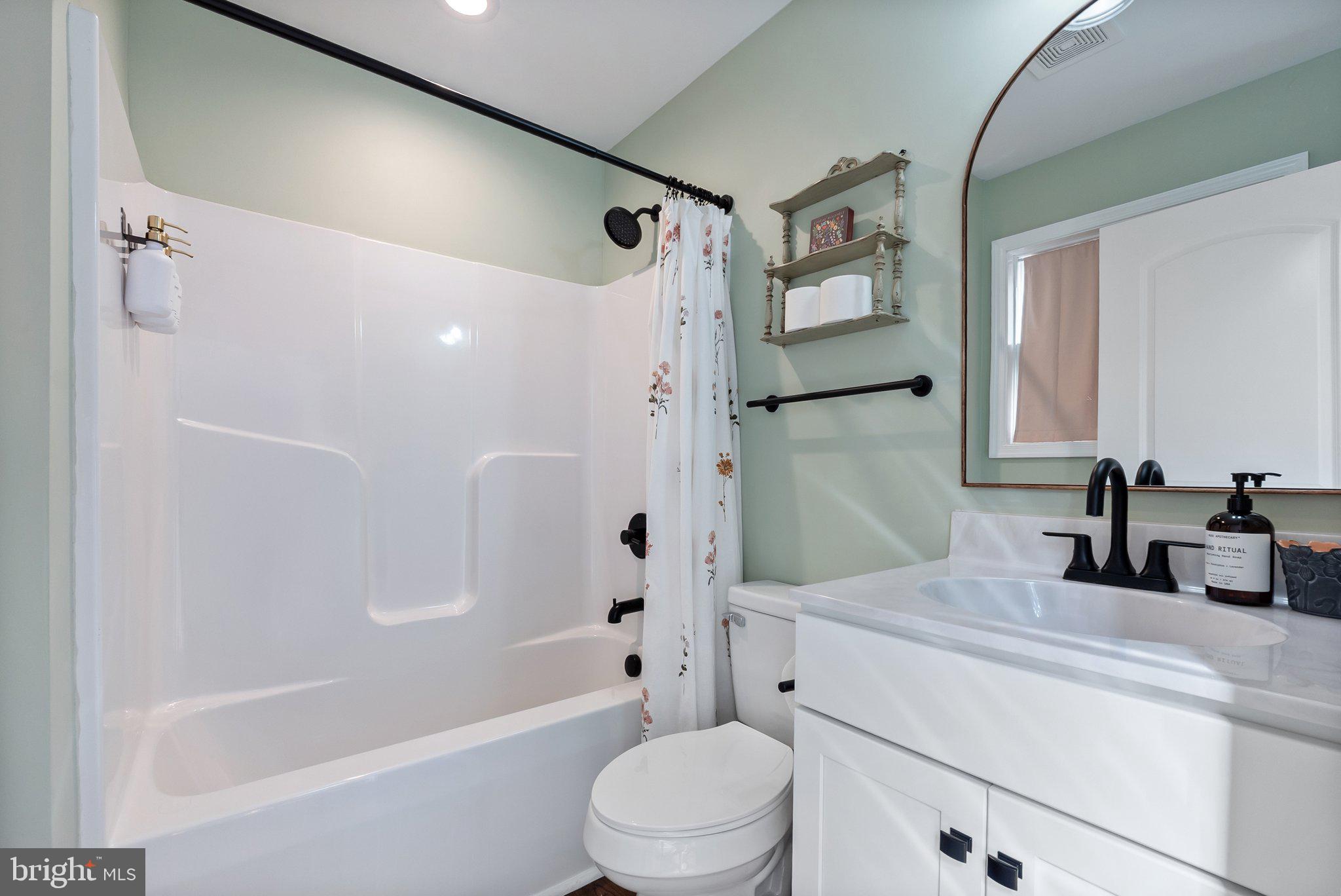 1820 GOONEY MANOR LOOP
