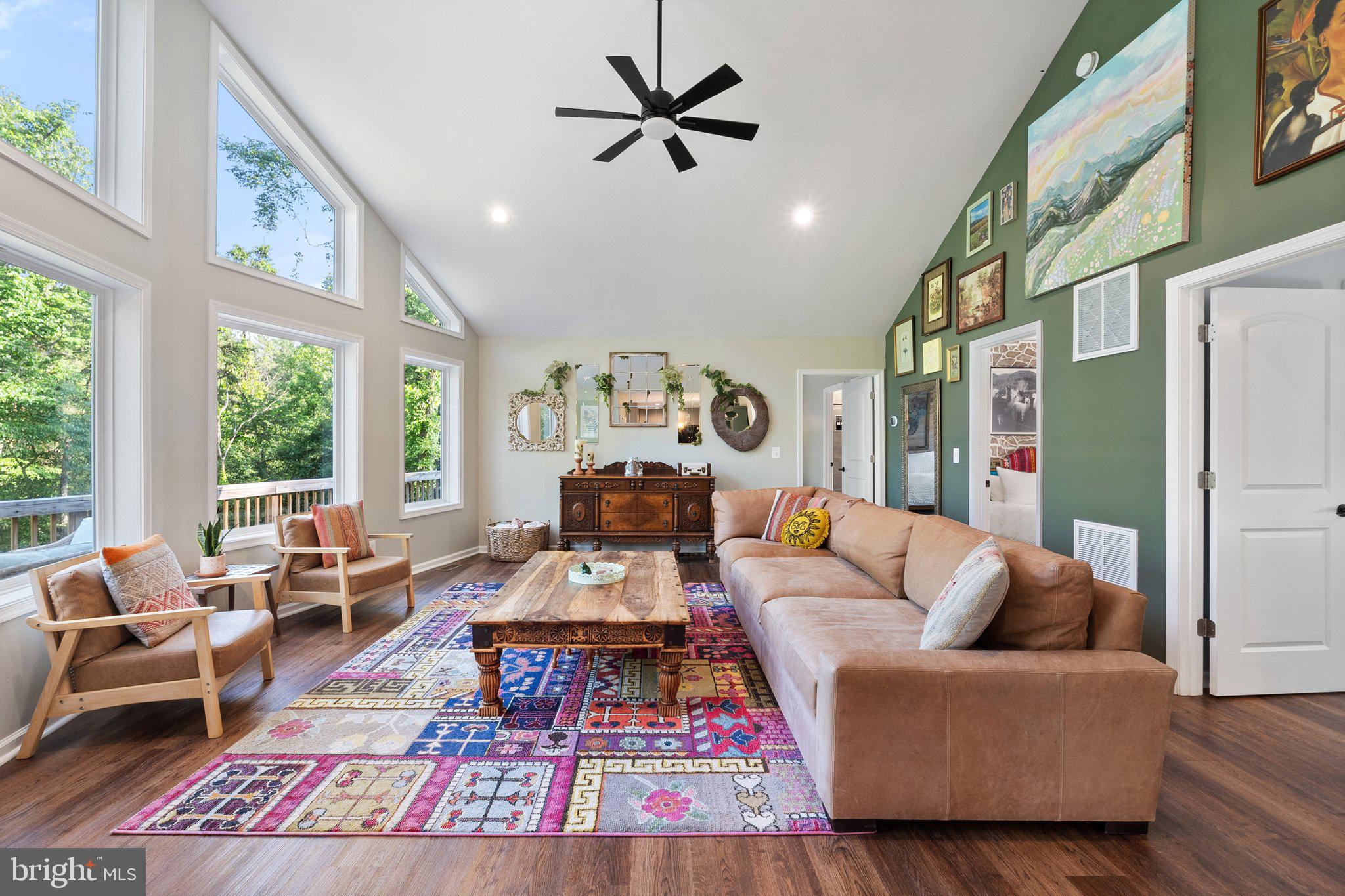 1820 GOONEY MANOR LOOP