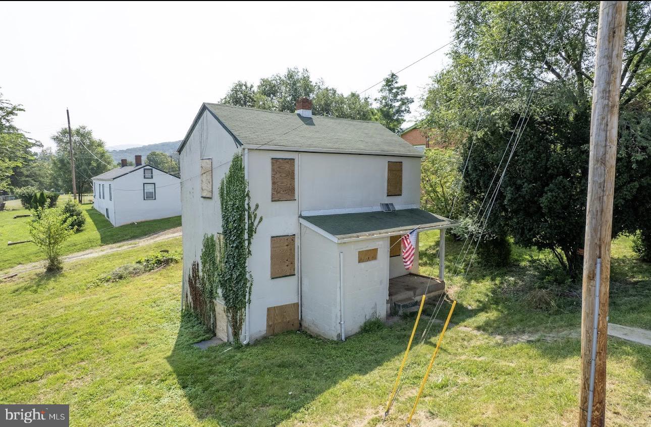 704 PARKVIEW DRIVE