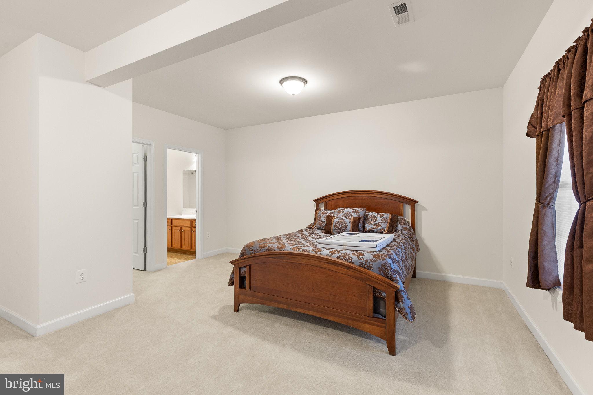 201 PEACH TREE COURT