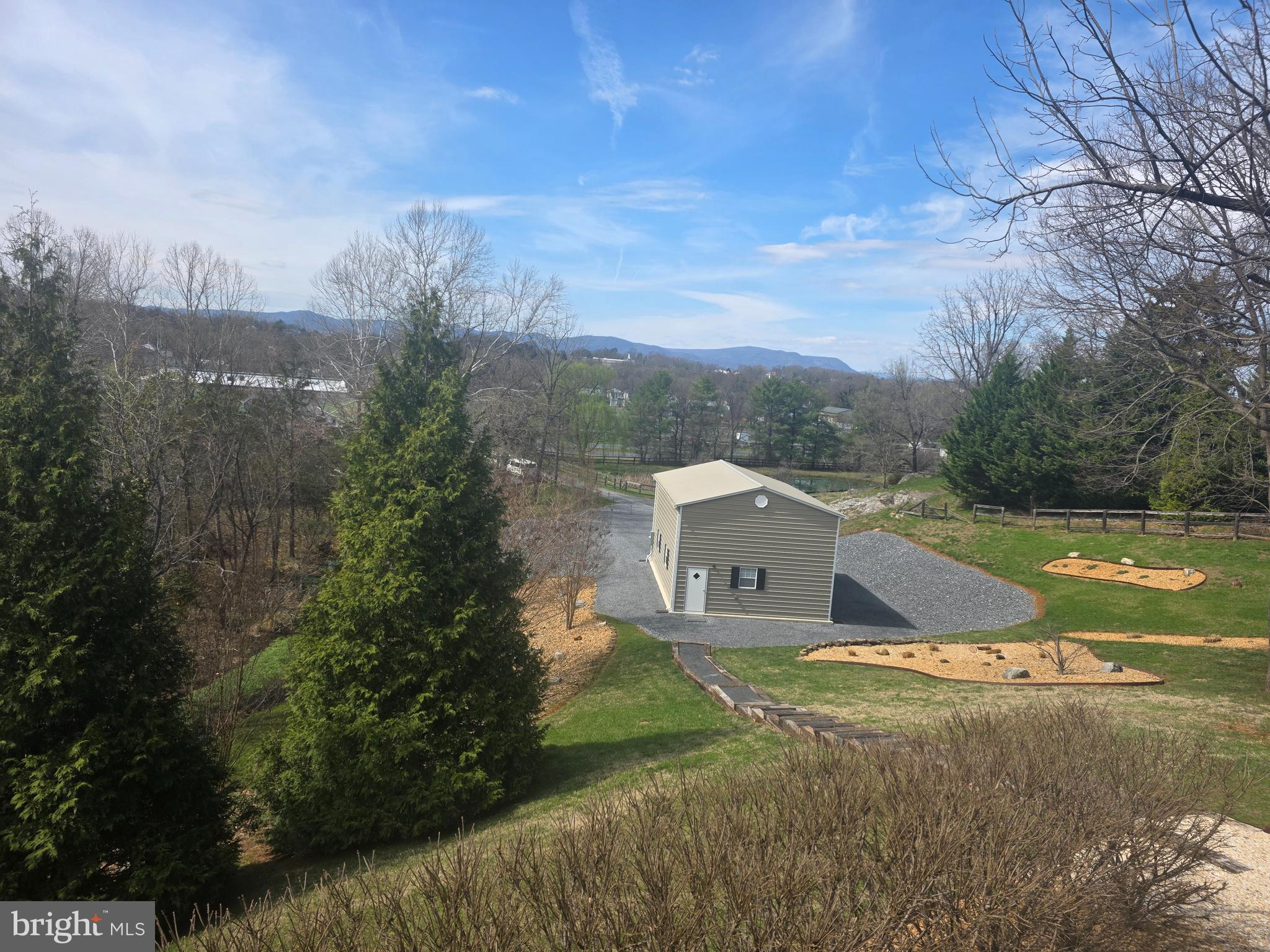 201 PEACH TREE COURT