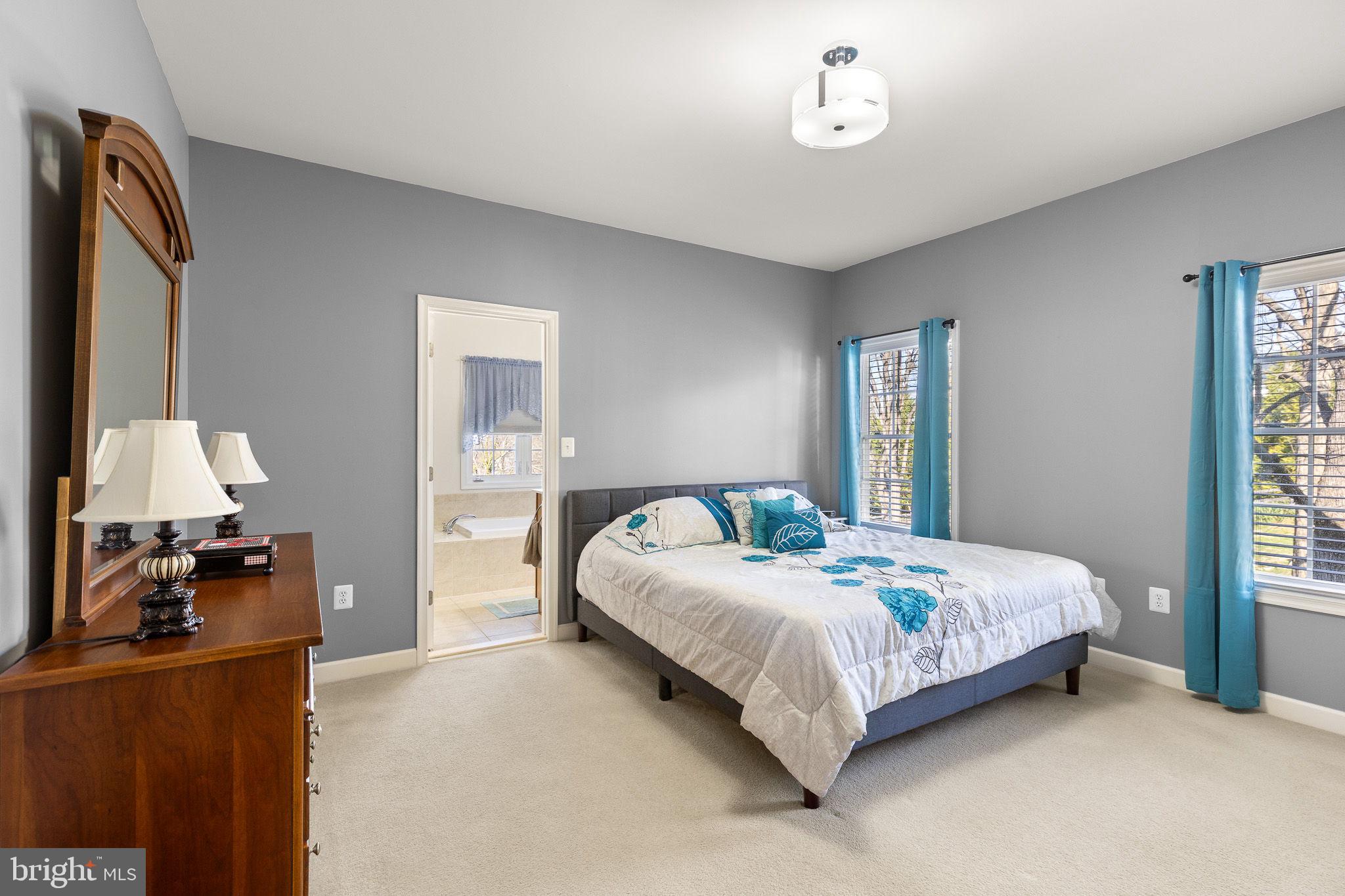 201 PEACH TREE COURT