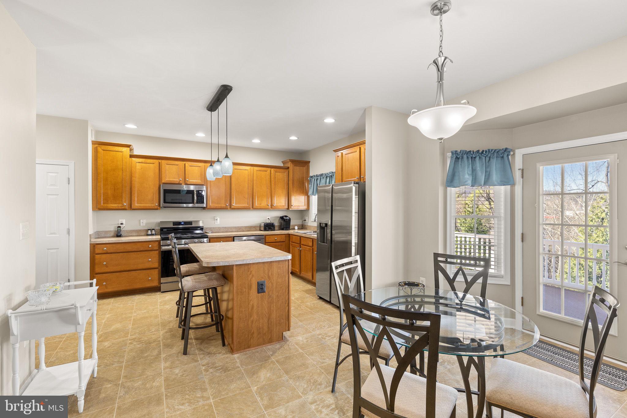 201 PEACH TREE COURT