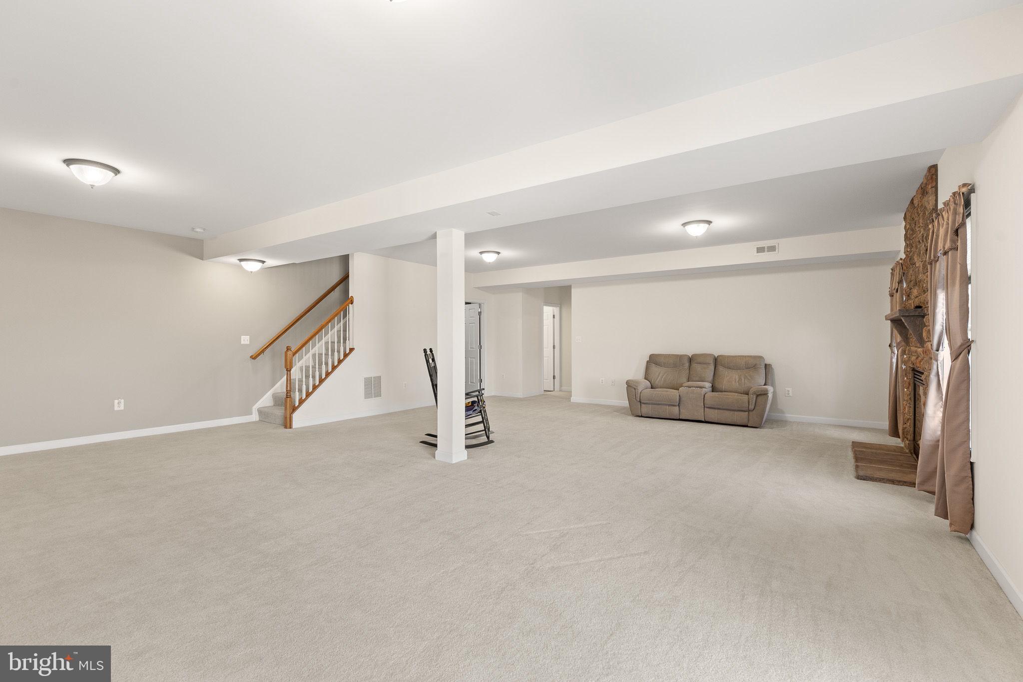 201 PEACH TREE COURT