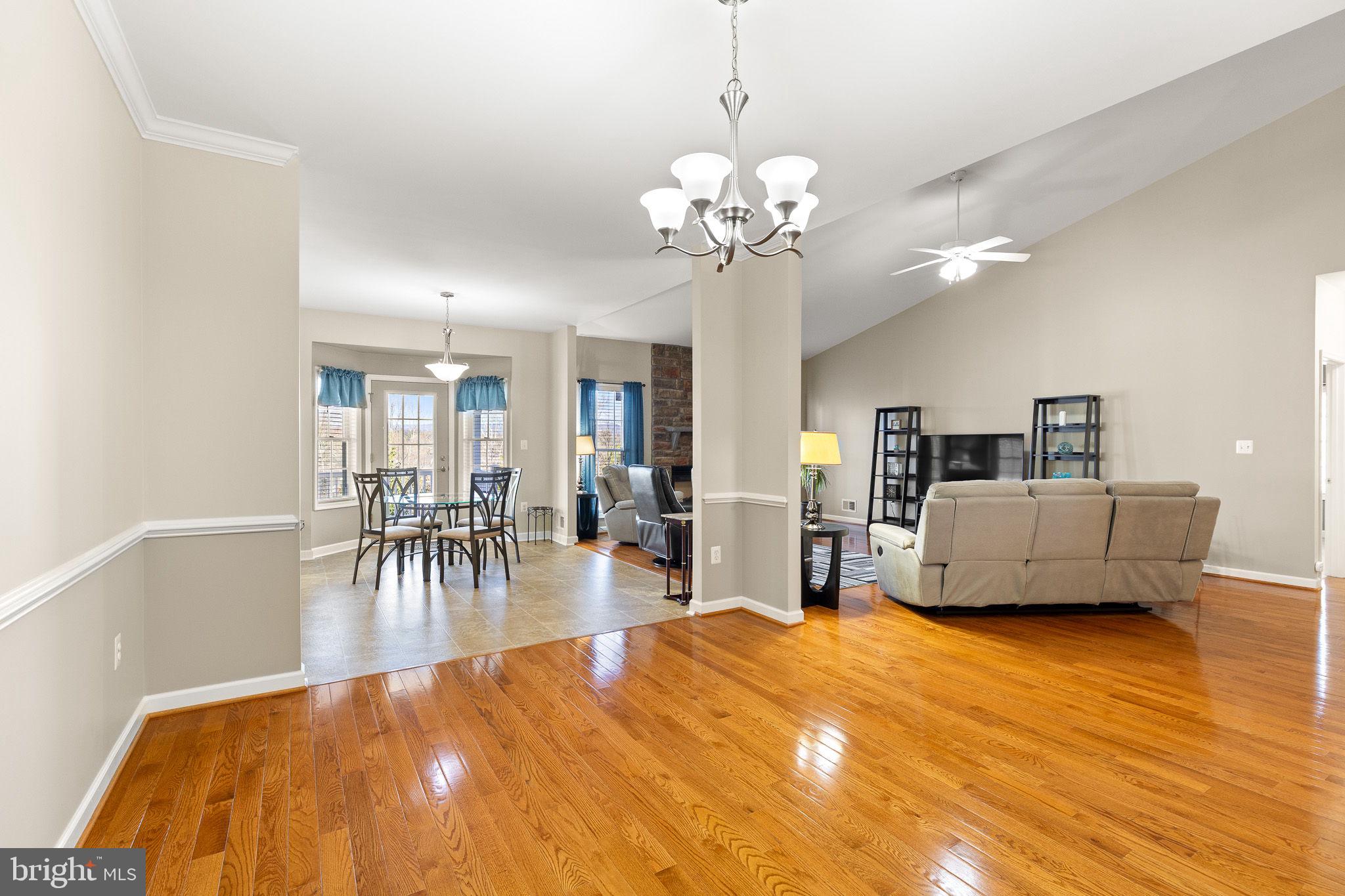 201 PEACH TREE COURT