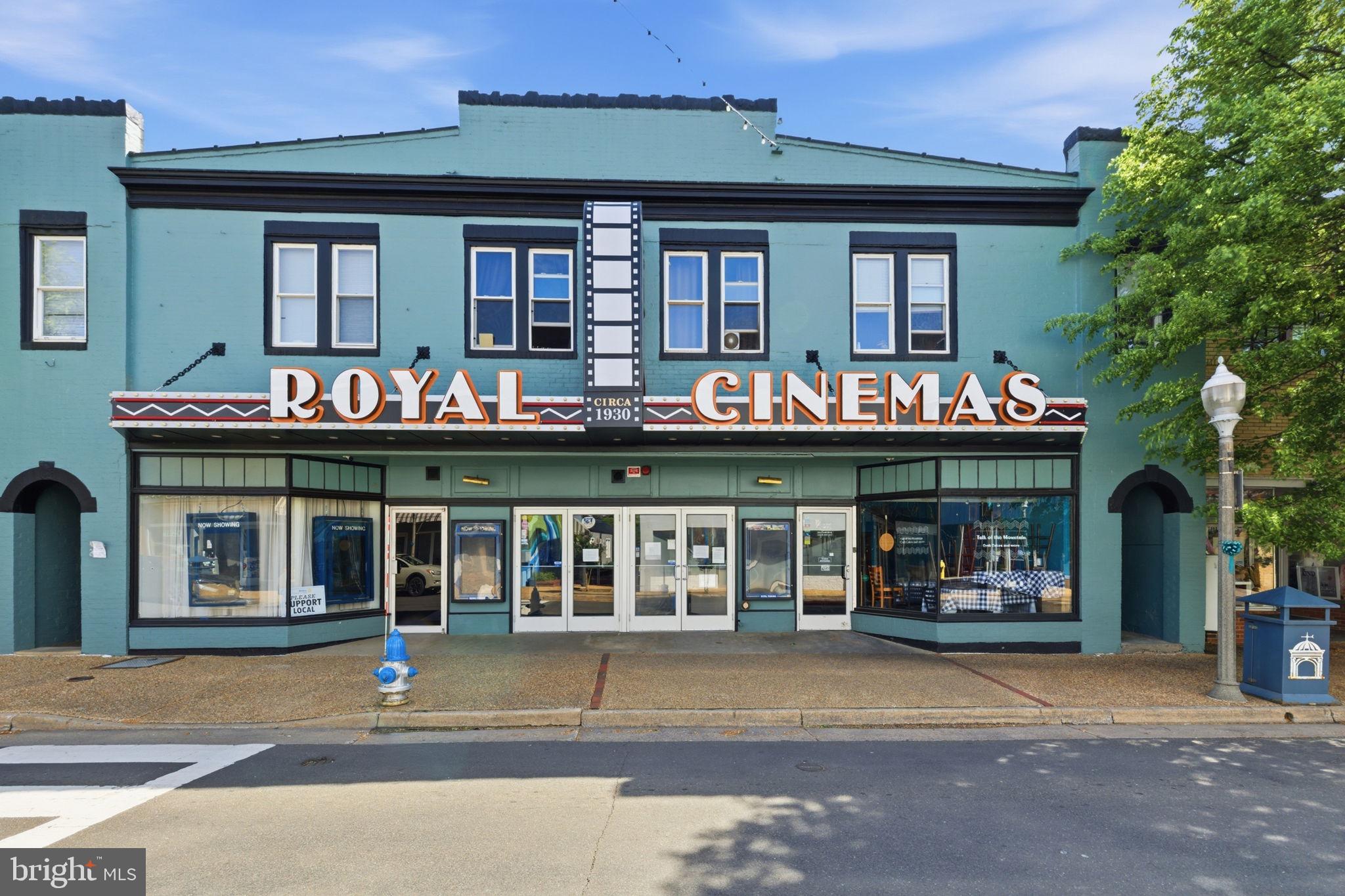 1101 N ROYAL AVENUE N