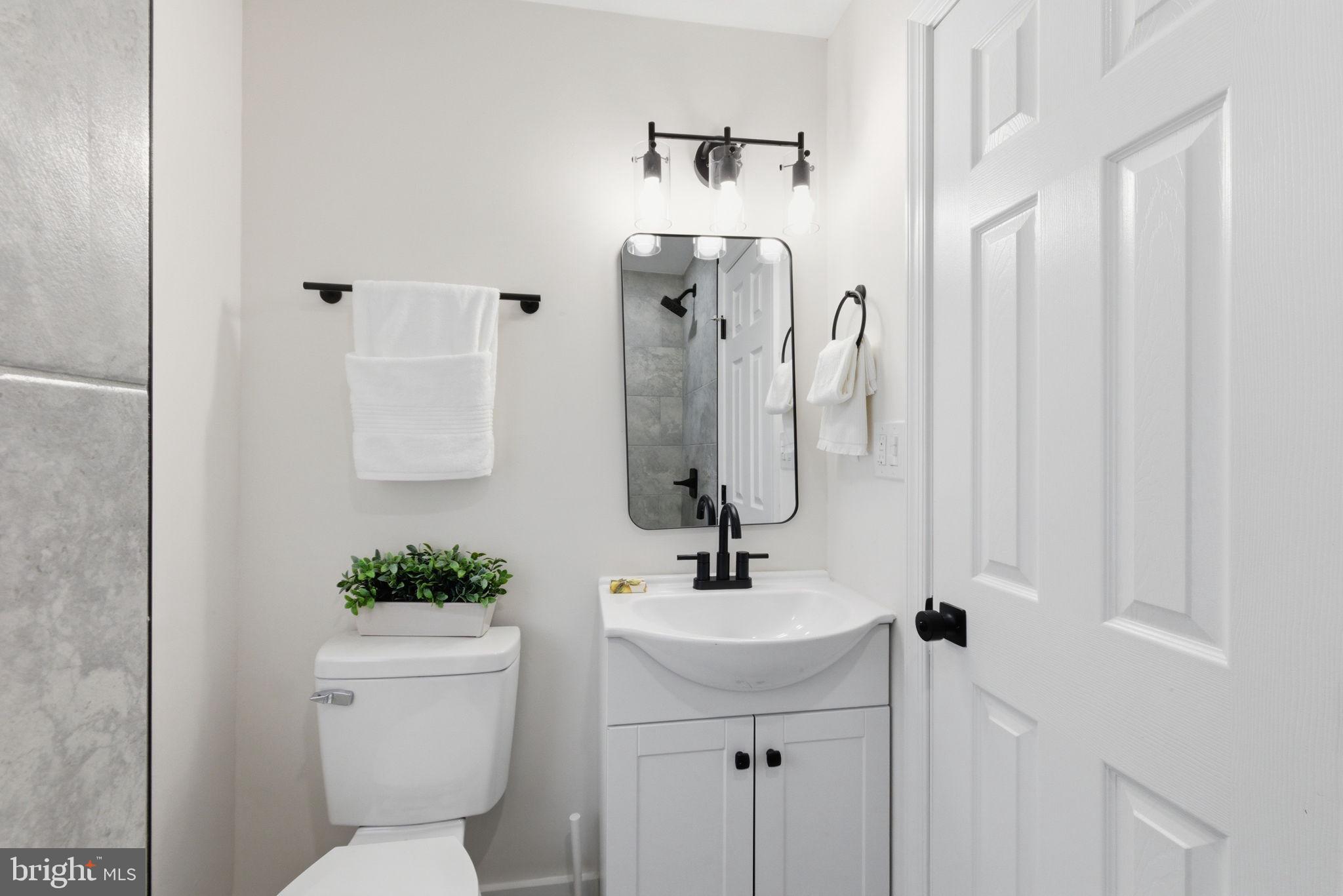 1101 N ROYAL AVENUE N