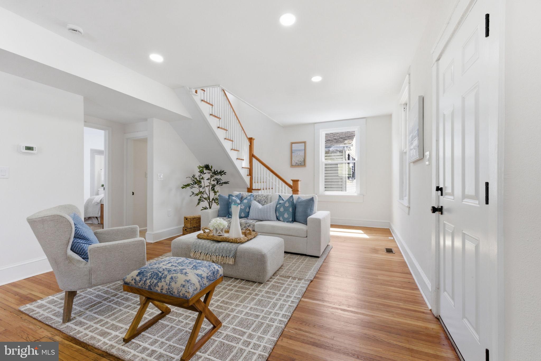 1101 N ROYAL AVENUE N