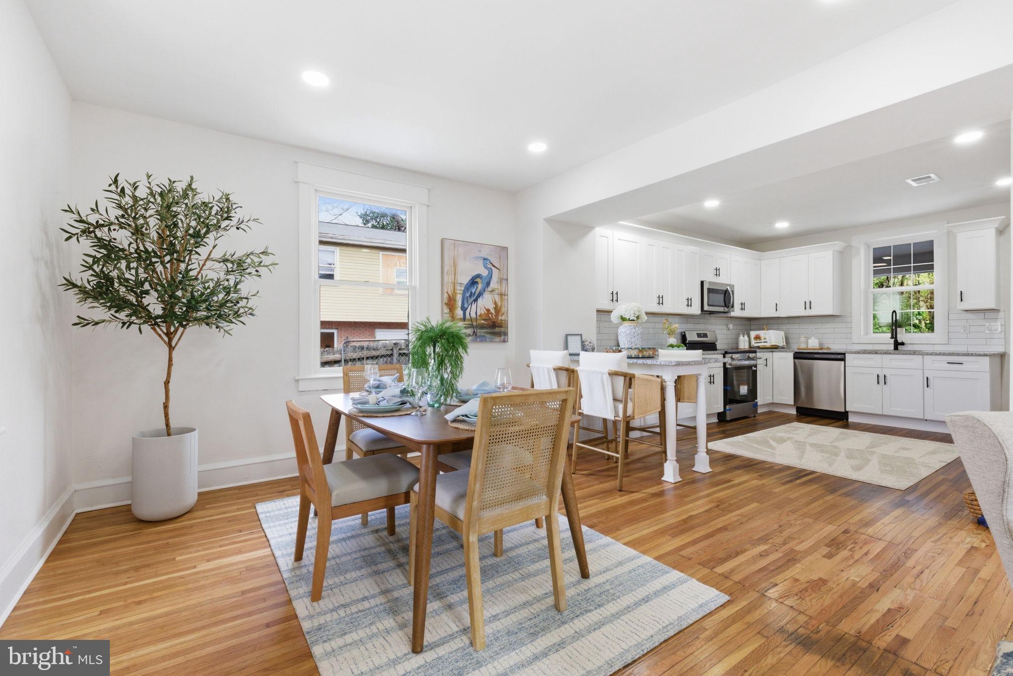 1101 N ROYAL AVENUE N