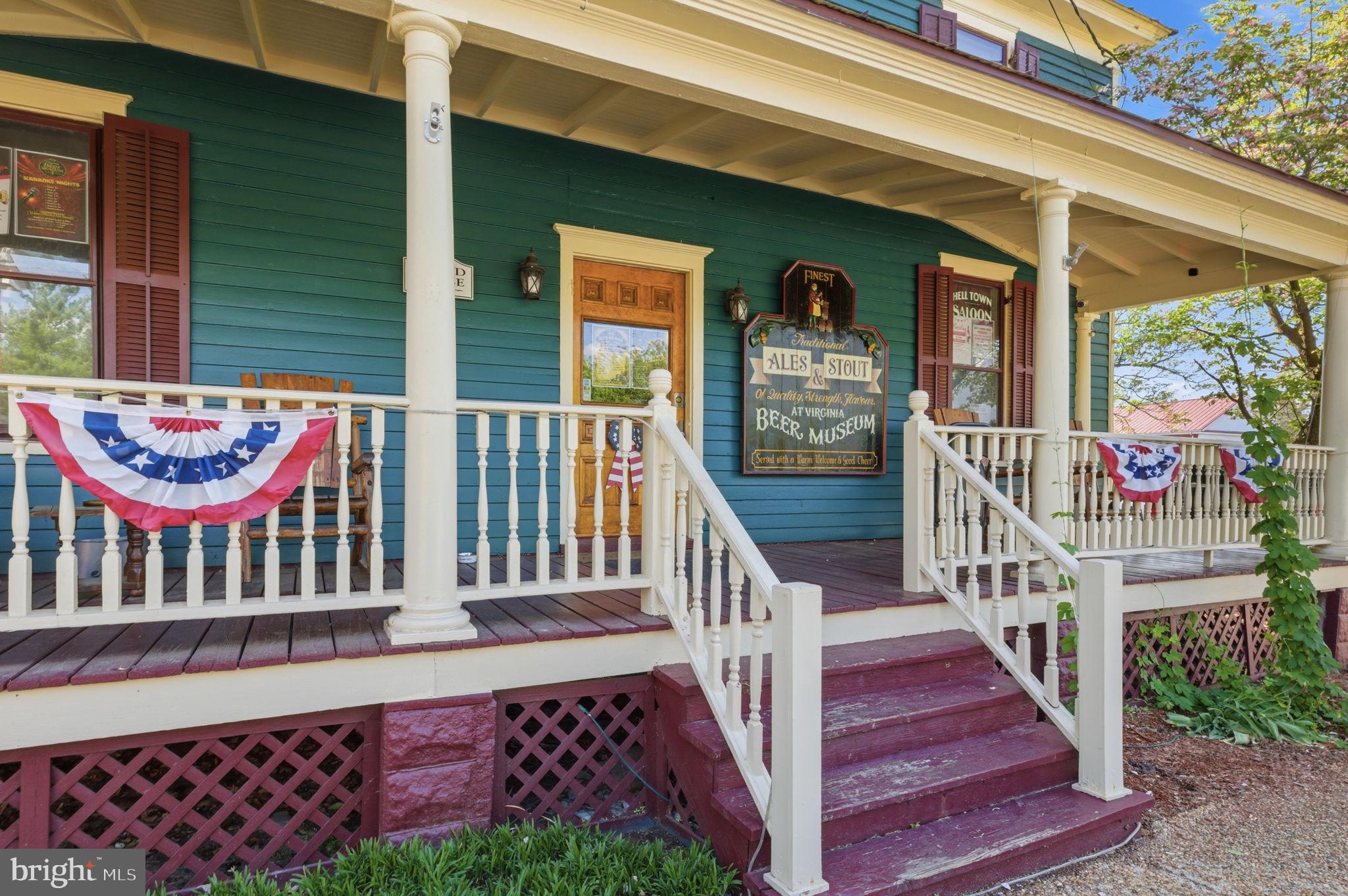 1101 N ROYAL AVENUE N