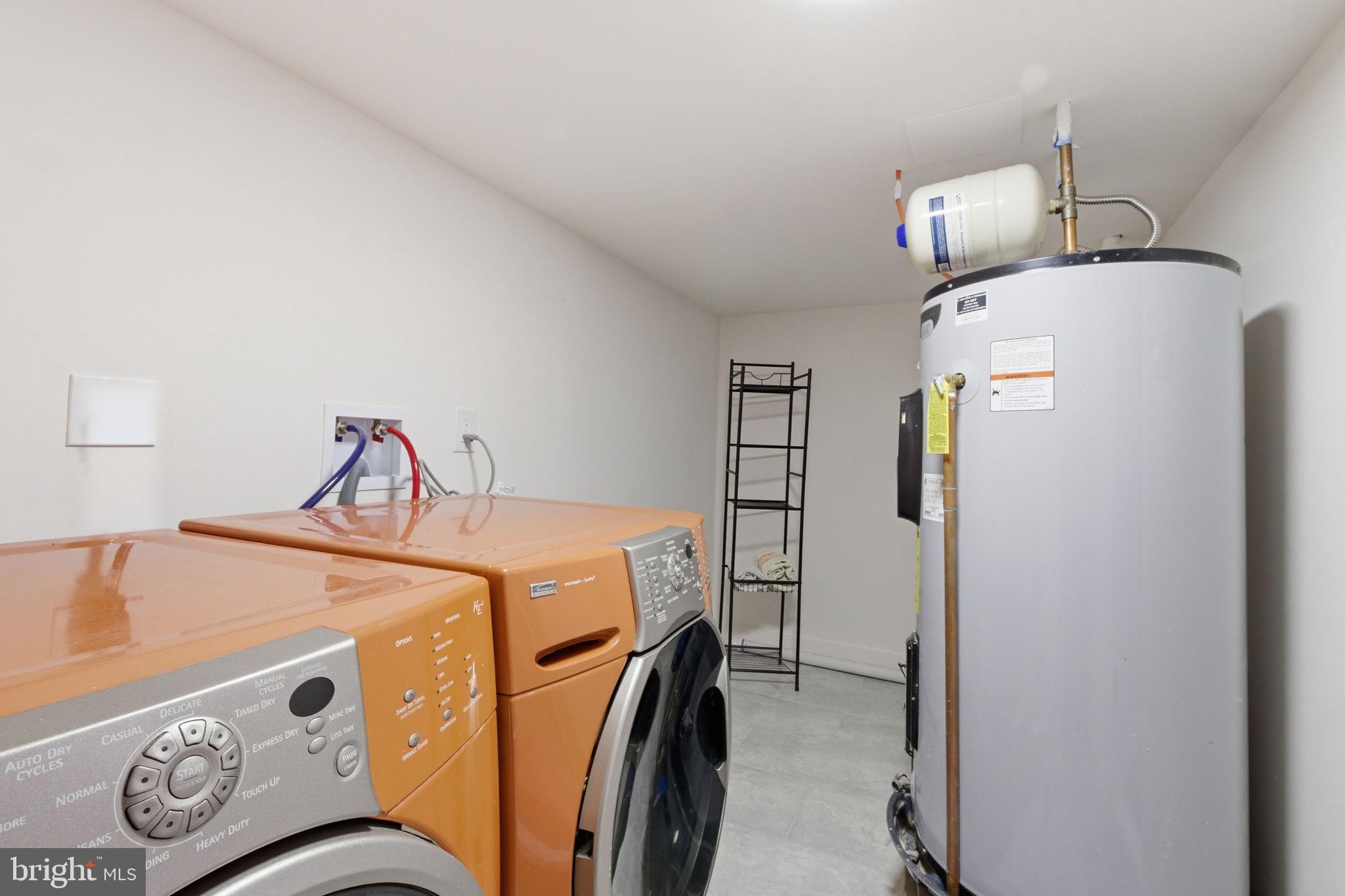 1101 N ROYAL AVENUE N