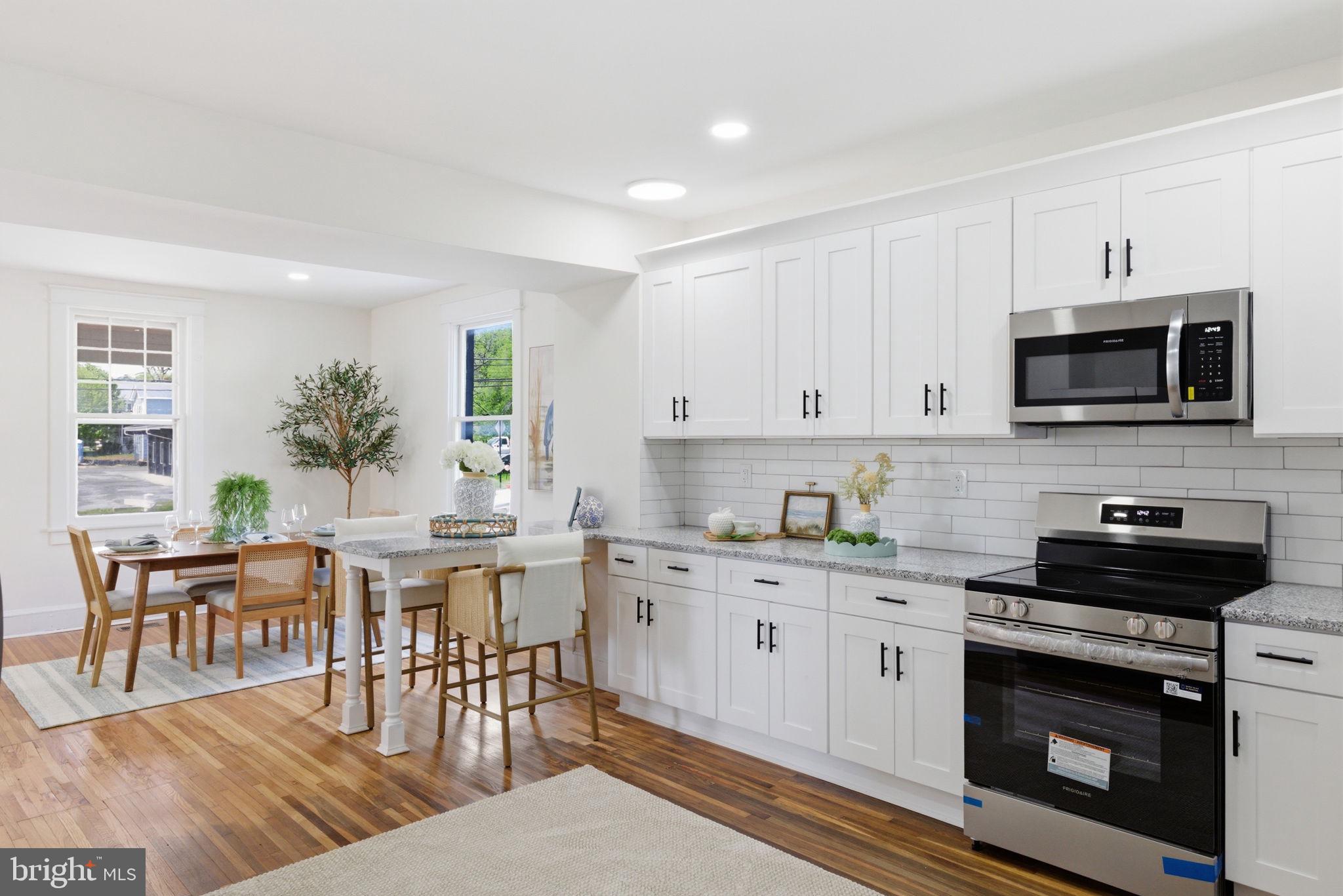 1101 N ROYAL AVENUE N