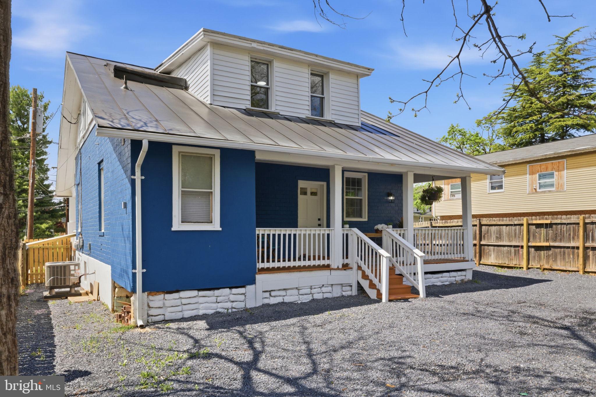 1101 N ROYAL AVENUE N