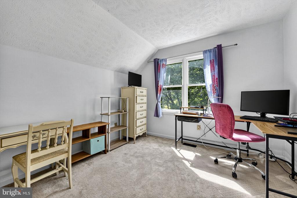 102 HALL ROAD