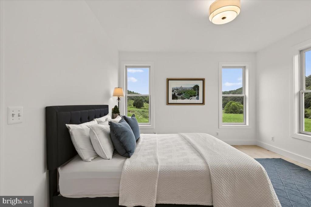 720 GOONEY MANOR LOOP