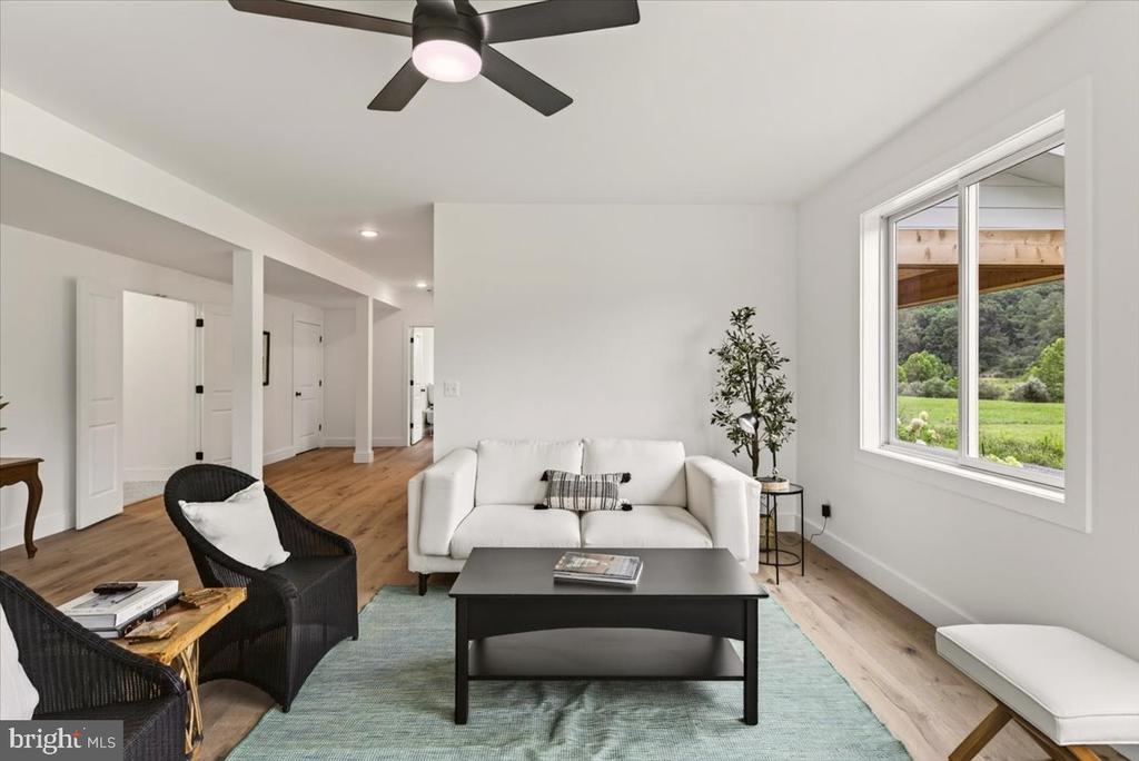 720 GOONEY MANOR LOOP