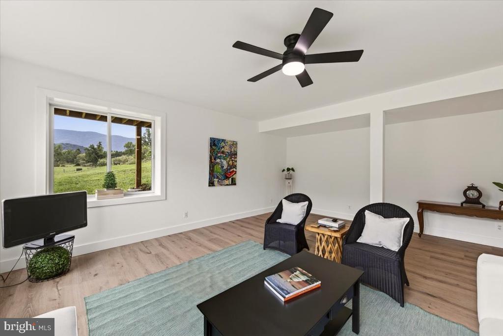 720 GOONEY MANOR LOOP
