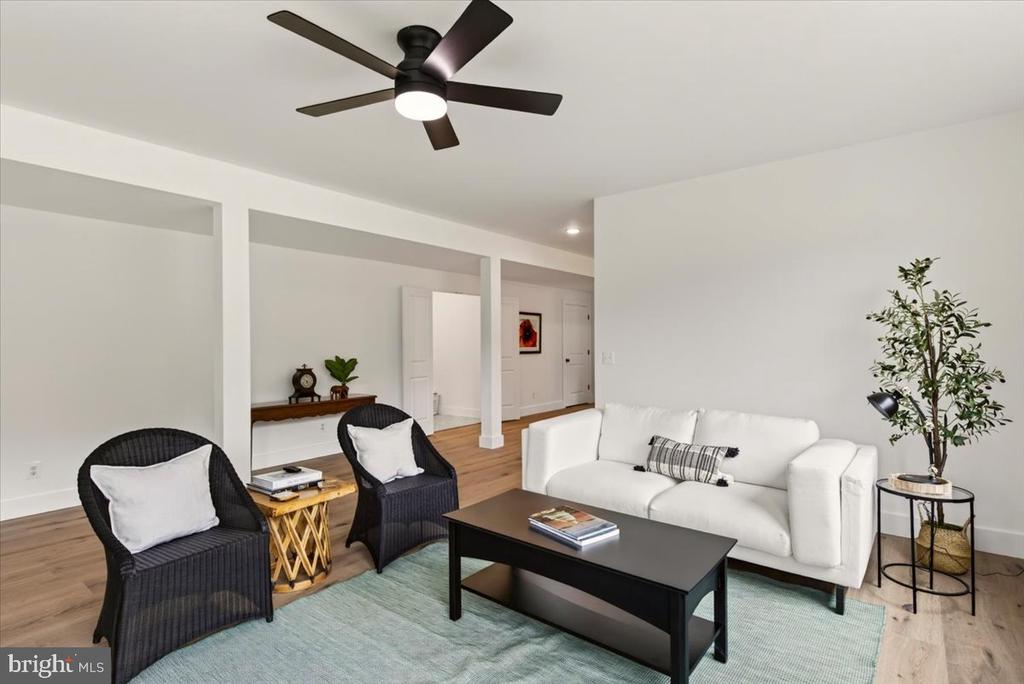 720 GOONEY MANOR LOOP