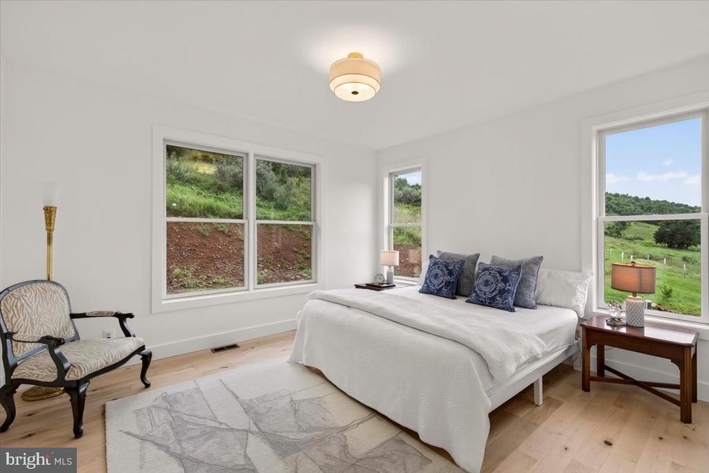 720 GOONEY MANOR LOOP