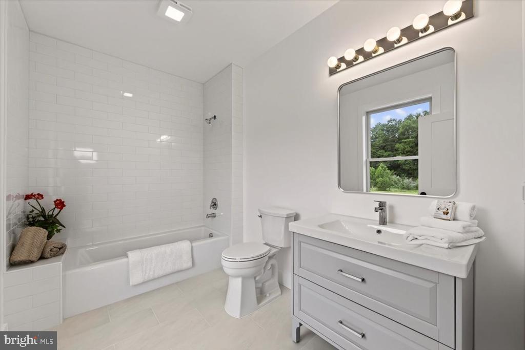 720 GOONEY MANOR LOOP