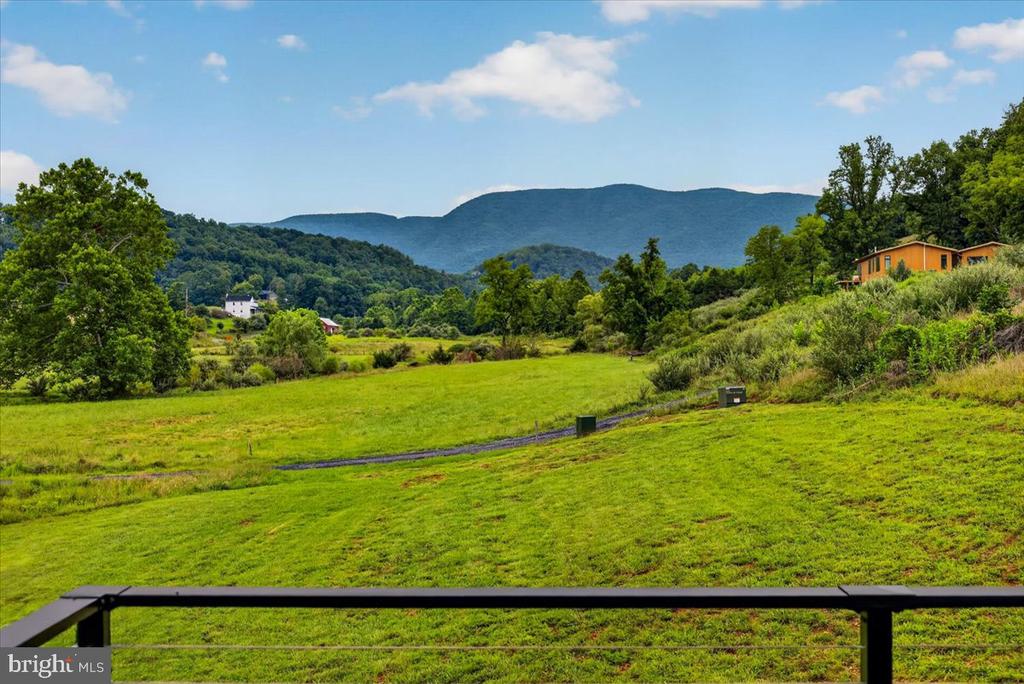 720 GOONEY MANOR LOOP