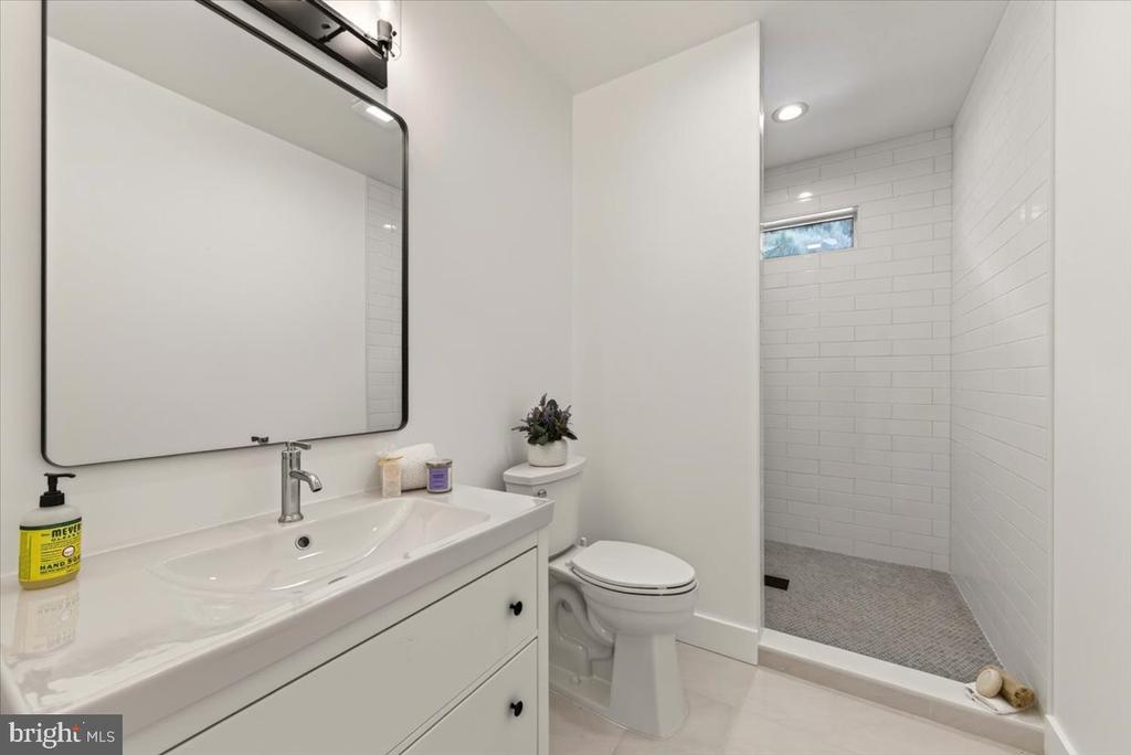 720 GOONEY MANOR LOOP