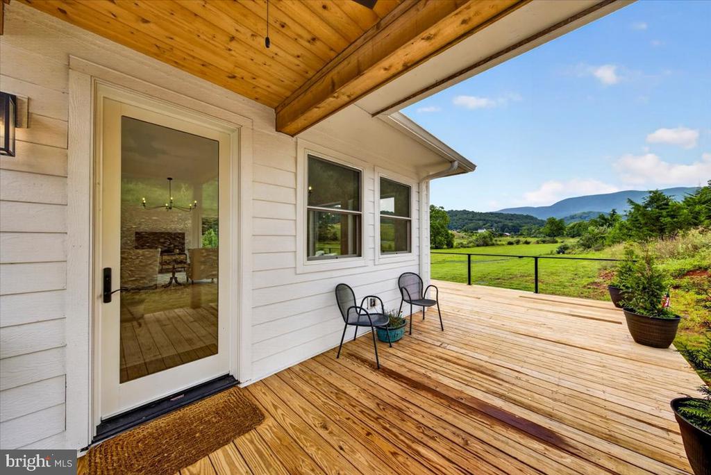 720 GOONEY MANOR LOOP