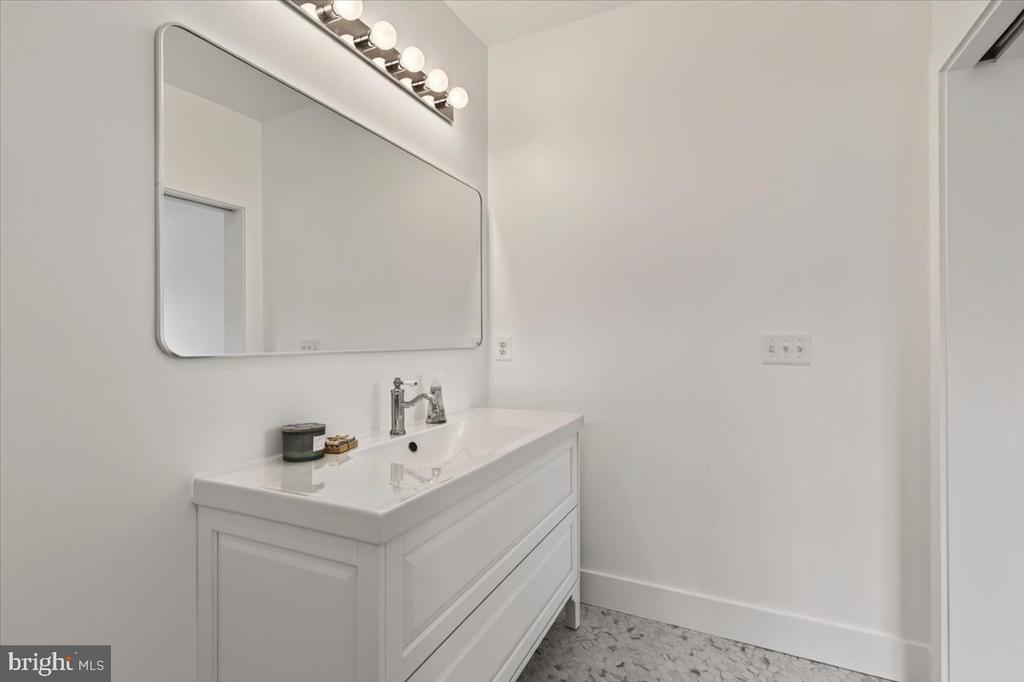 720 GOONEY MANOR LOOP