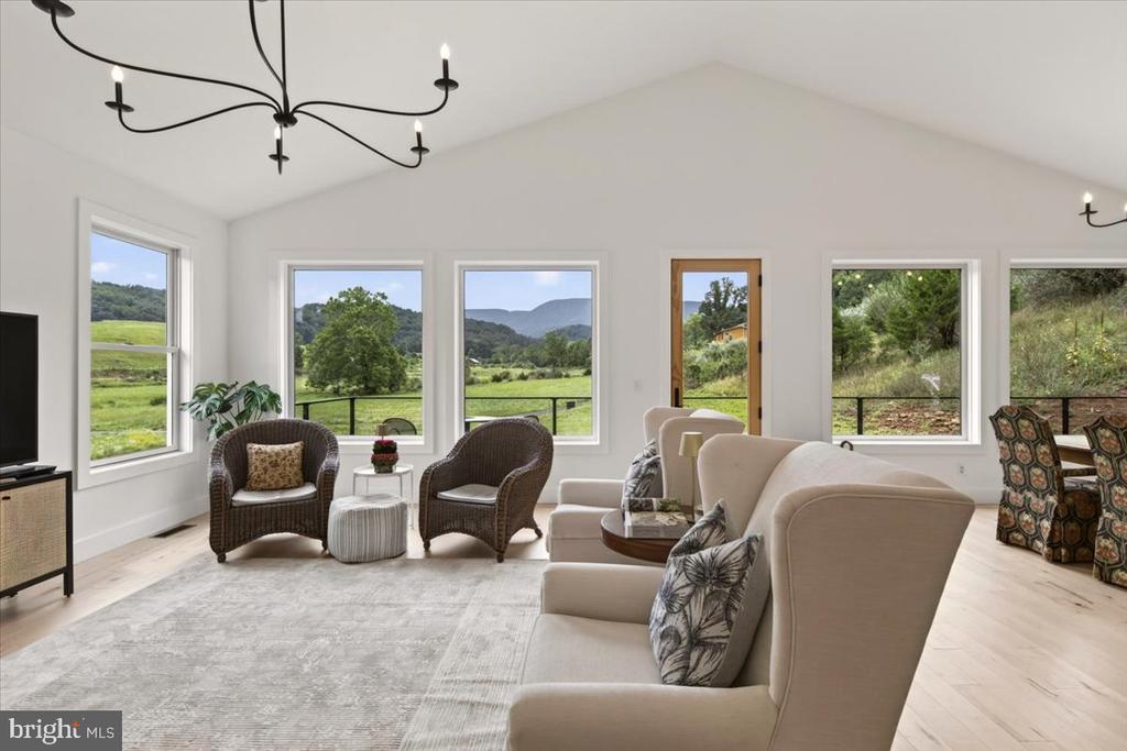 720 GOONEY MANOR LOOP