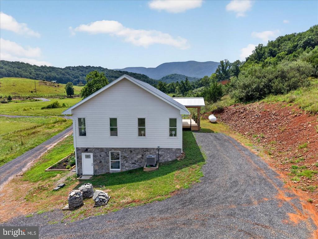 720 GOONEY MANOR LOOP